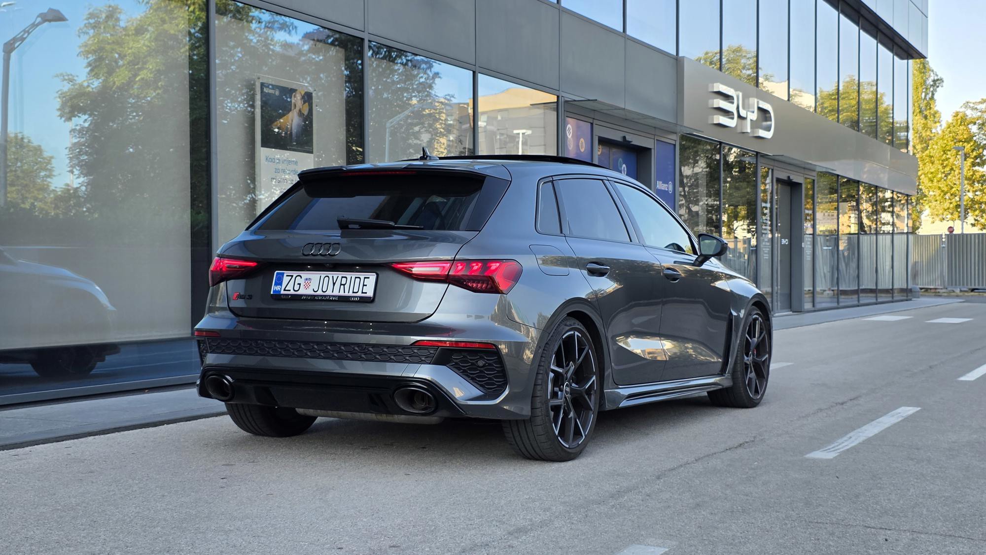 POMOZI OČUVATI BRAK - AUDI RS3 MORA VAN IZ GARAŽE!, fotografija 3