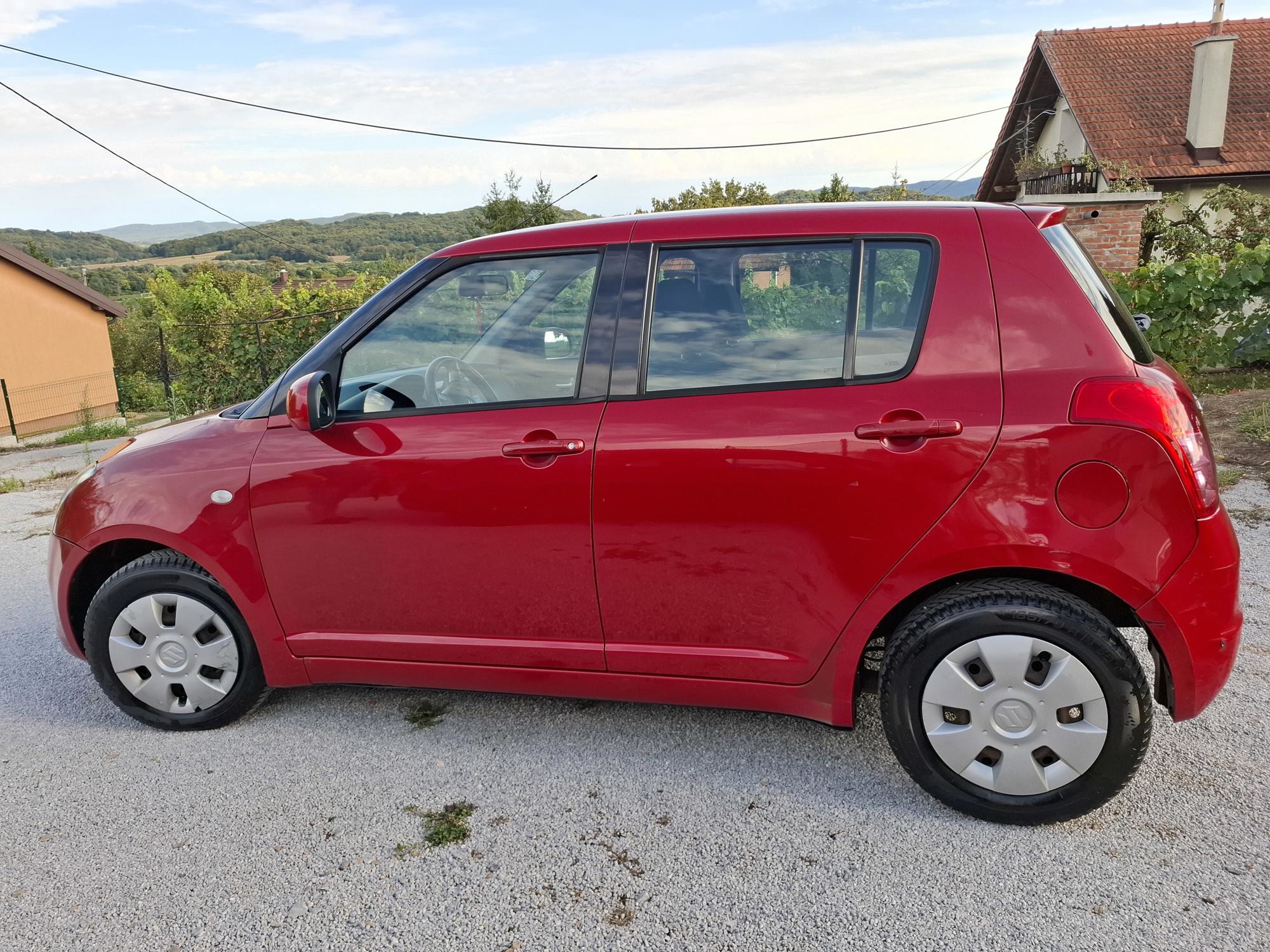 Suzuki SWIFT, fotografija 2