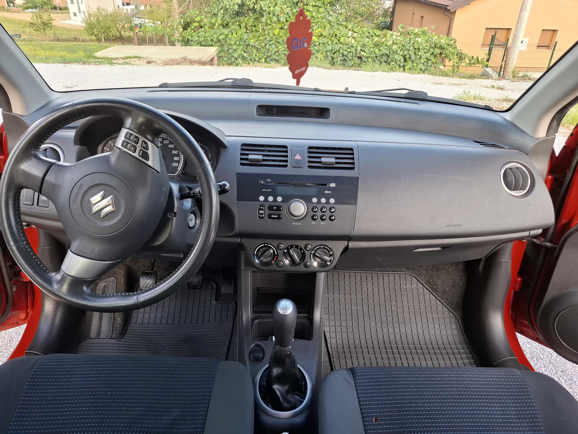Suzuki SWIFT, fotografija 8