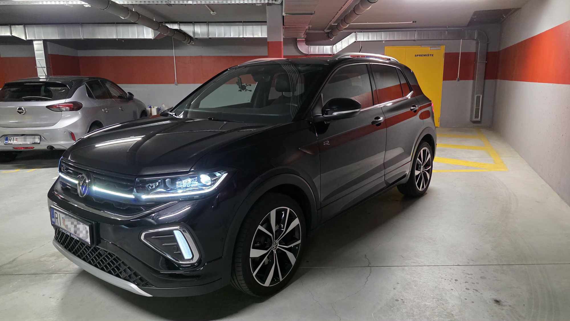 VW T-Cross 1.5 TSI DSG R-Line | HR auto | 1. vlasnik | Jamstvo | Top stanje, fotografija 2