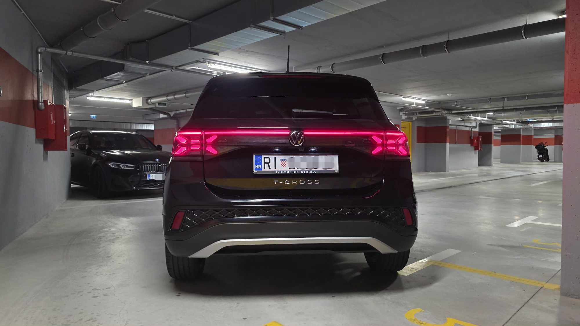 VW T-Cross 1.5 TSI DSG R-Line | HR auto | 1. vlasnik | Jamstvo | Top stanje, fotografija 3