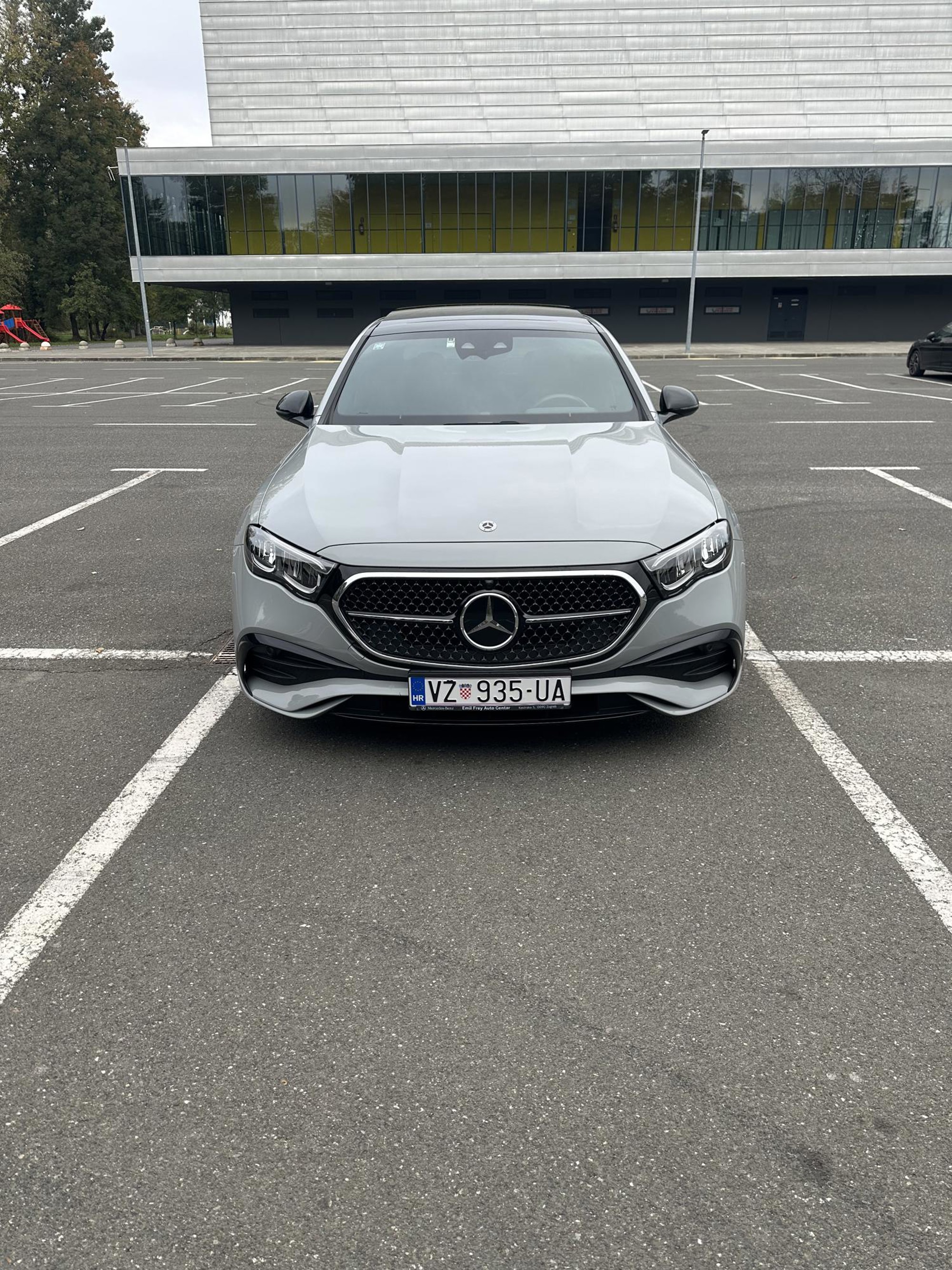 Mercedes E 220d 4matic, fotografija 2