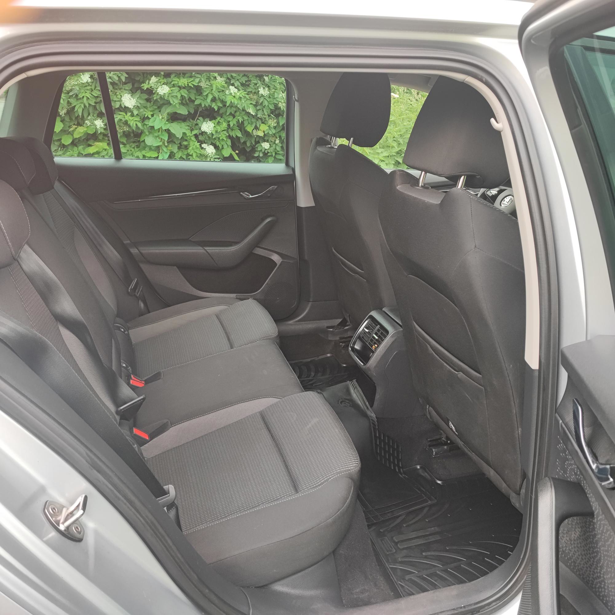 Škoda Octavia Combi 2,0 TDI, fotografija 3