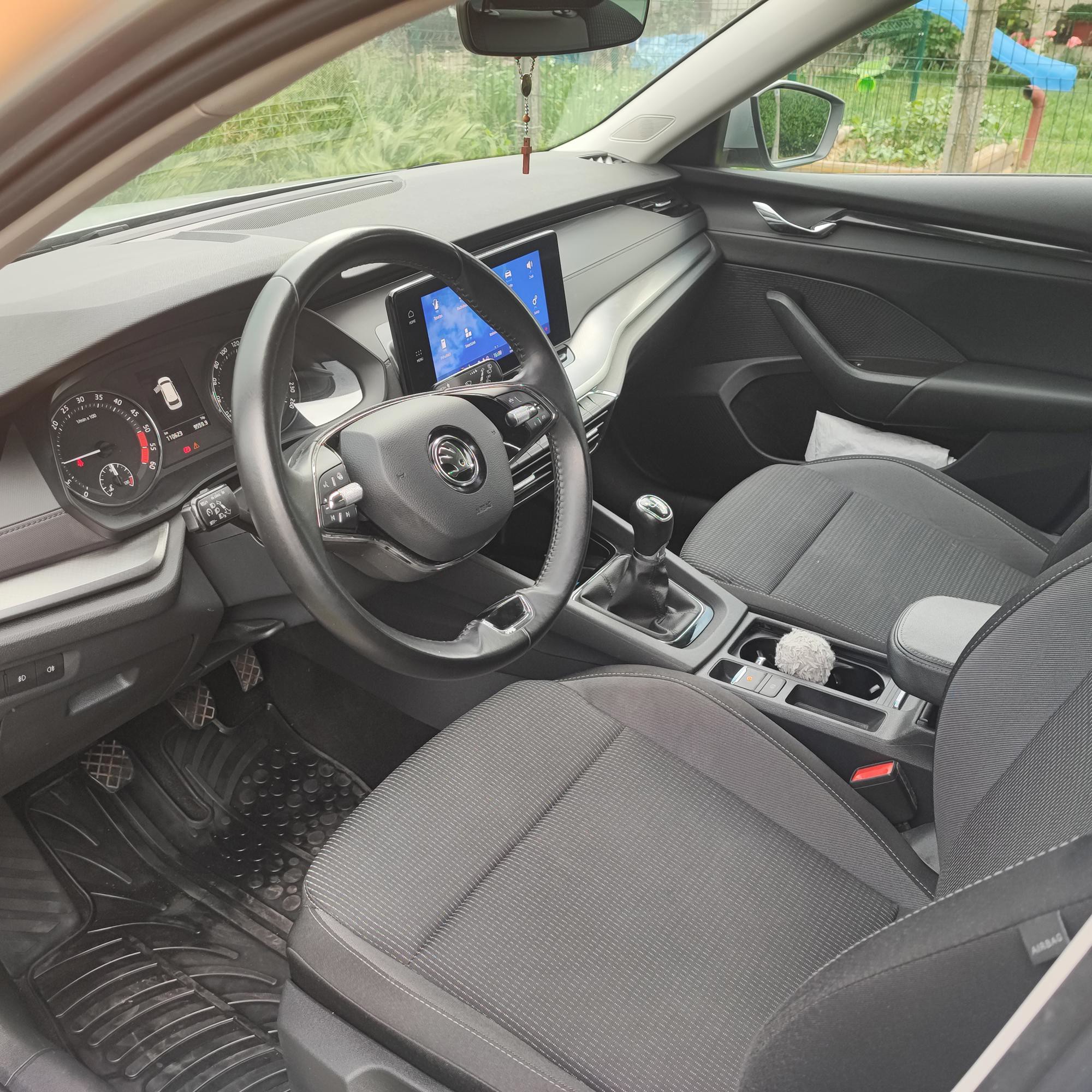 Škoda Octavia Combi 2,0 TDI, fotografija 2
