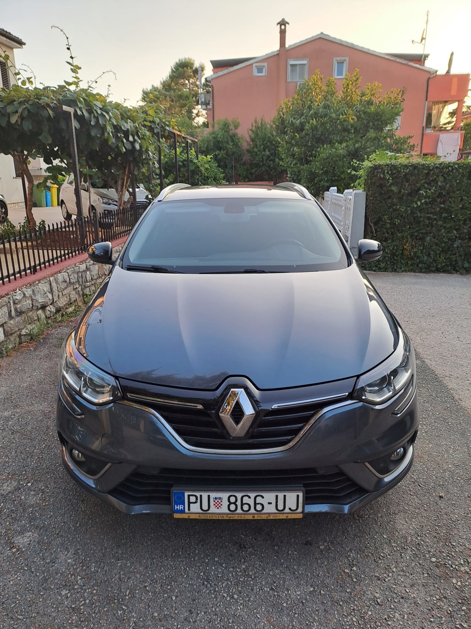 RENAULT GRANDTOUR TCE 100 REGIST. do 08./2027., pogled izvana - slika 1