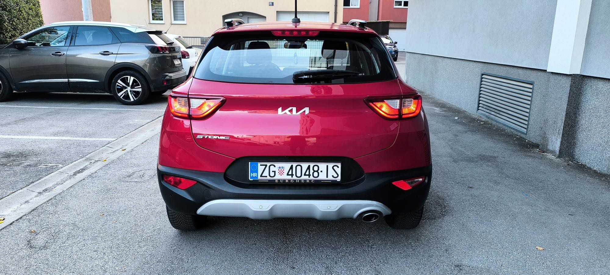 Kia Stonic 1.0 T-GDi,HR auto,Samo 70000 Km, fotografija 3