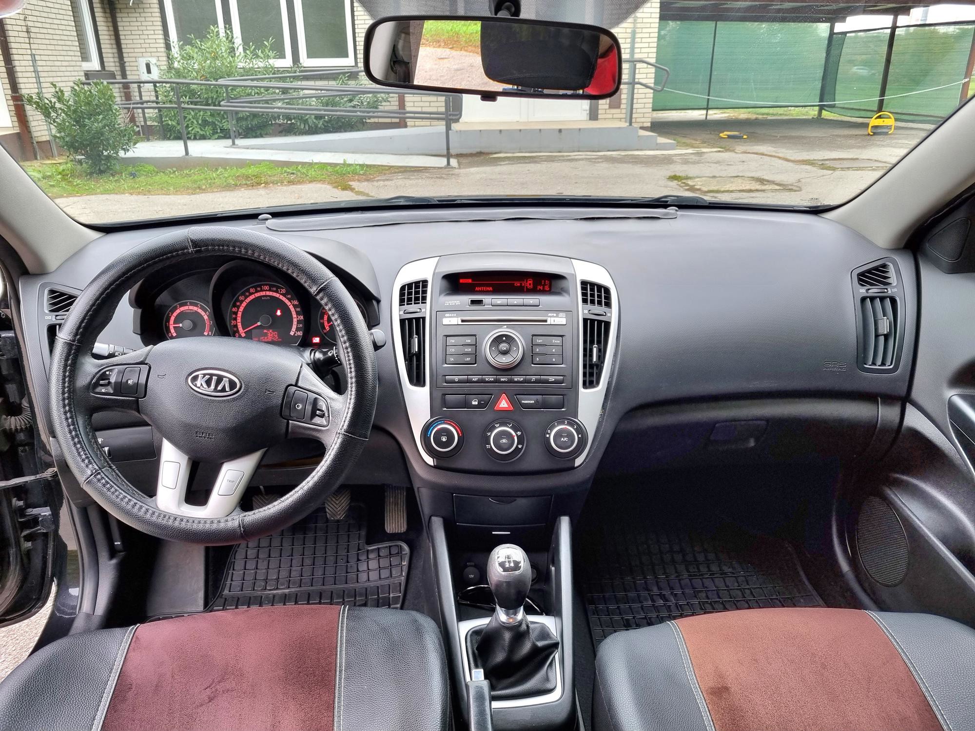 Kia Ceed,HR vozilo,vlasnik,156000km., fotografija 7