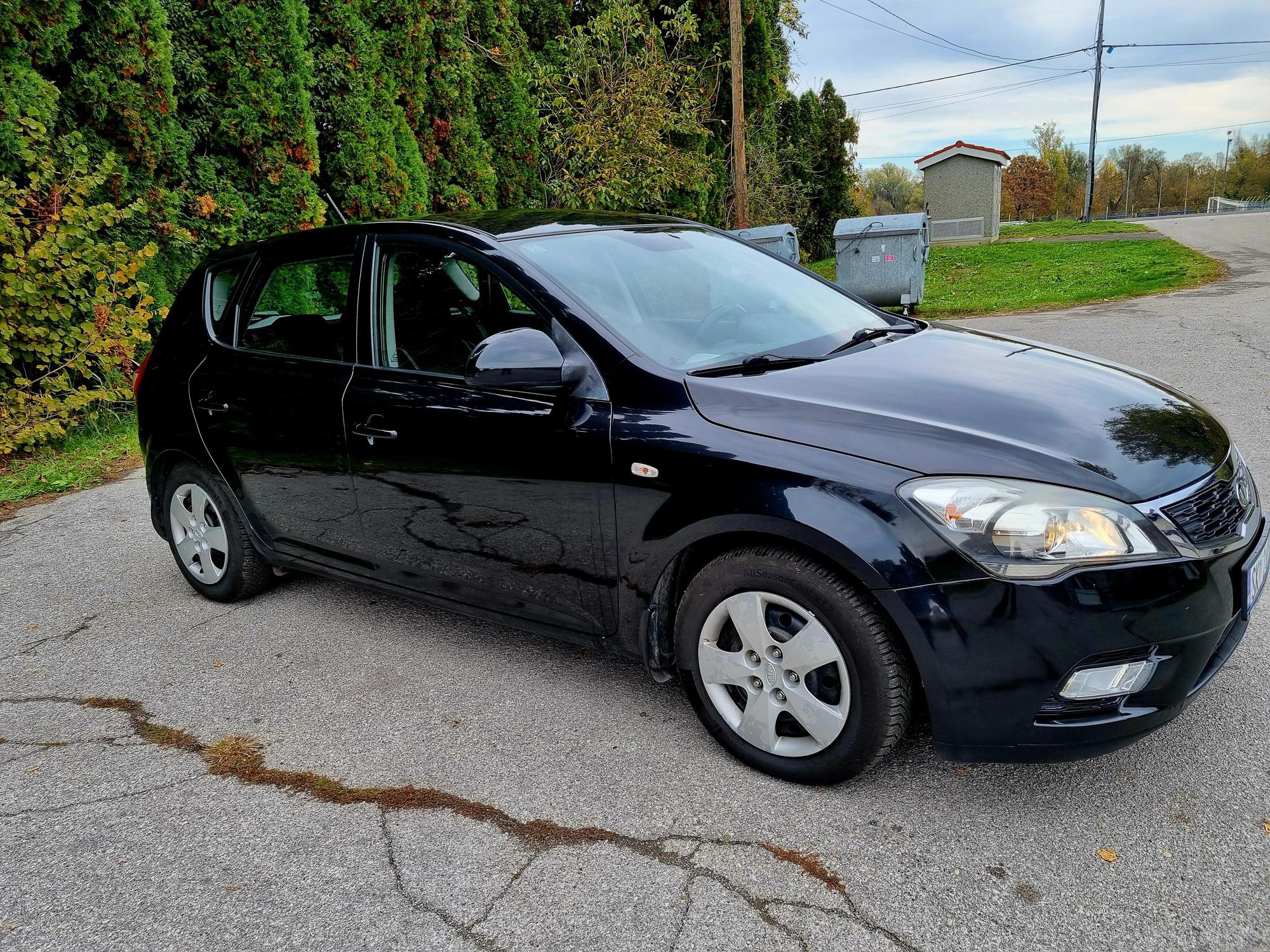 Kia Ceed,HR vozilo,vlasnik,156000km., fotografija 3