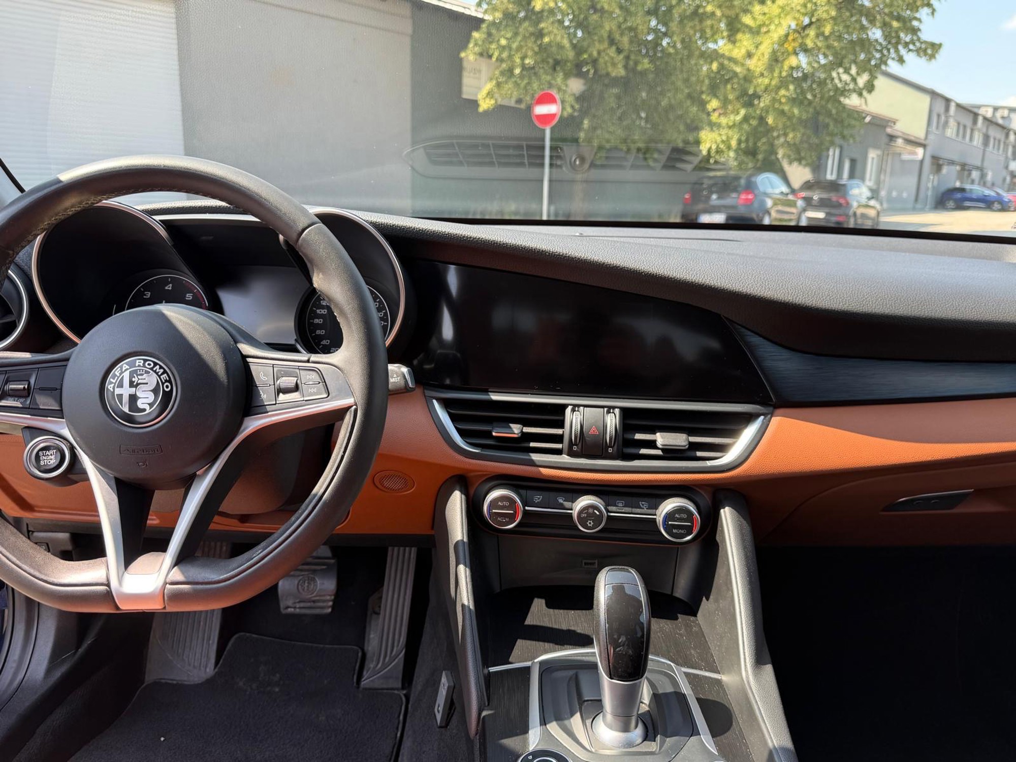 Alfa Romeo Giulia 2,2 JTDm - automatik - 2018. - 115000km - registriran do 07/2027, fotografija 12