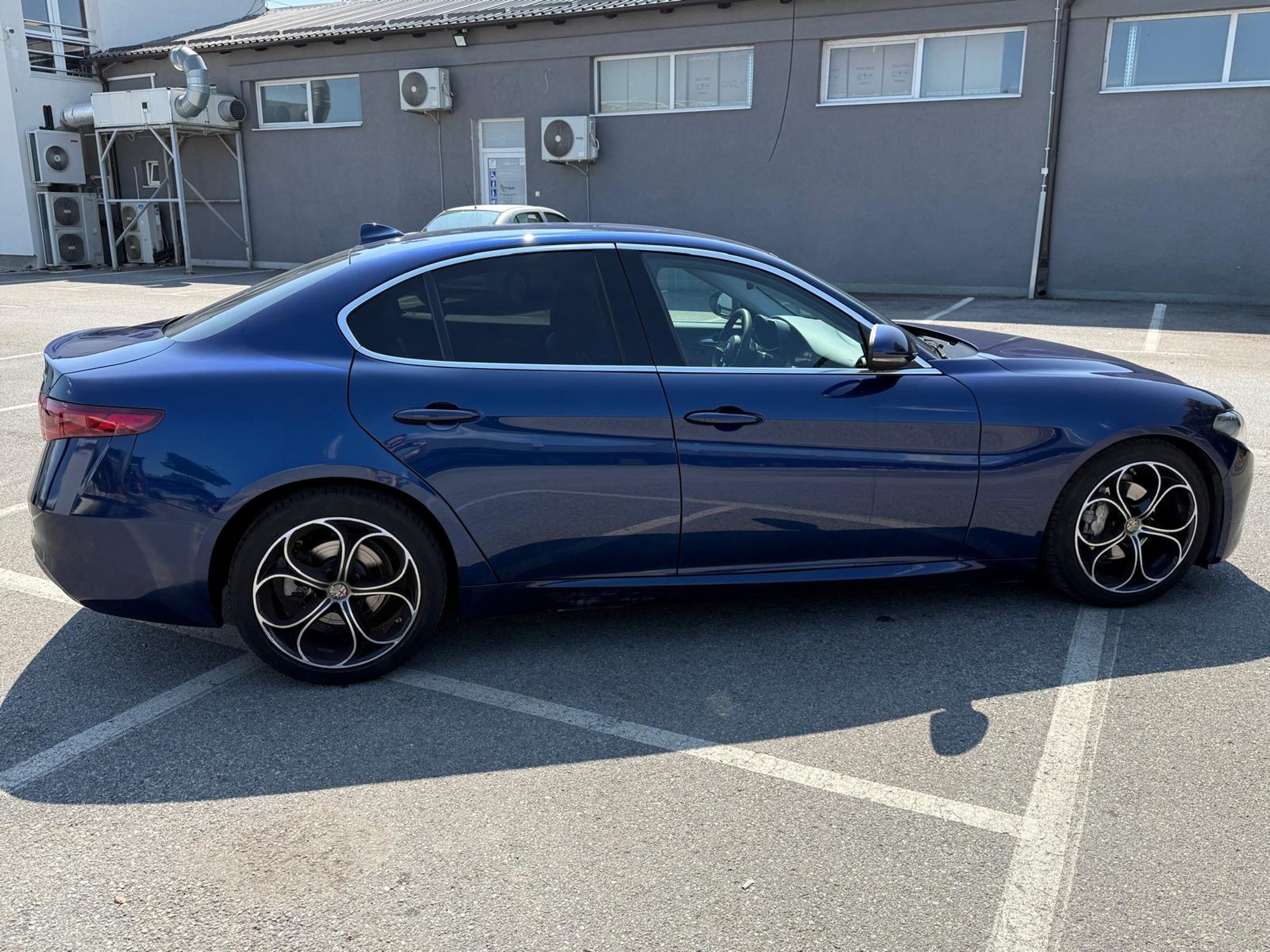 Alfa Romeo Giulia 2,2 JTDm - automatik - 2018. - 115000km - registriran do 07/2027, fotografija 5