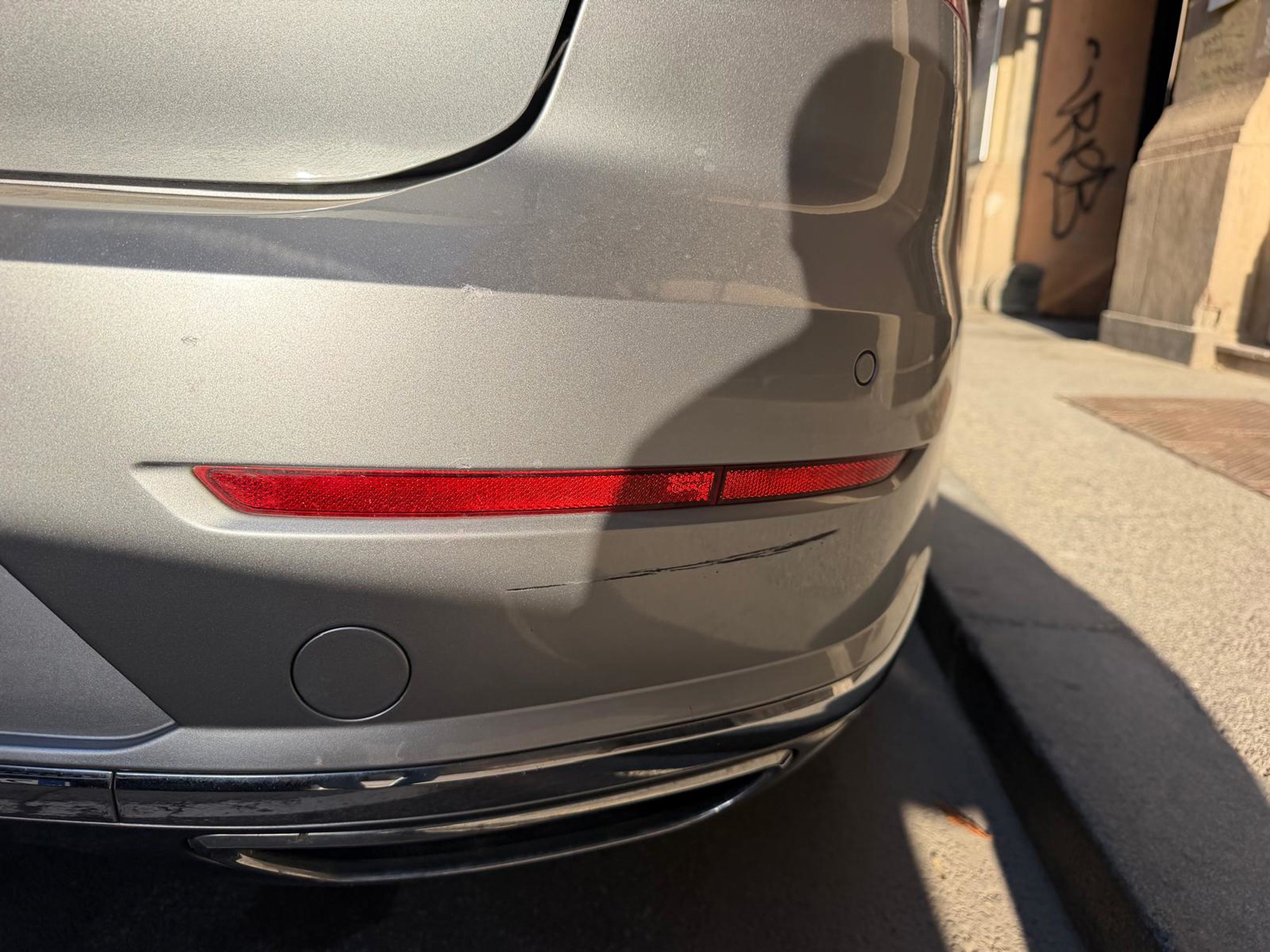 VW ARTEON 2.0 TDI DSG R-LINE | PANORAMA | VIRTUAL COCKPIT | PARK ASIST, pogled izvana - slika 3