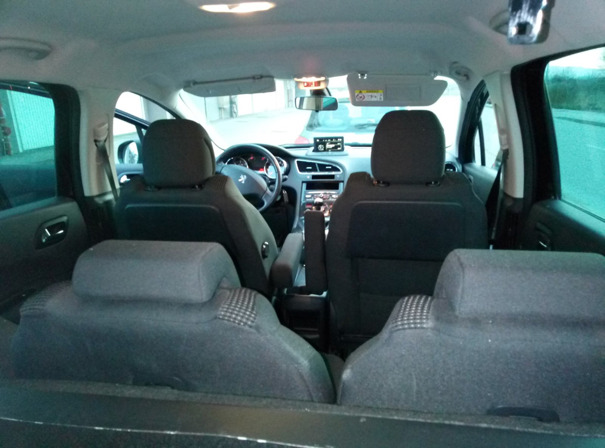 Peugeot 5008 1.6 bluehdi 88kw, fotografija 2