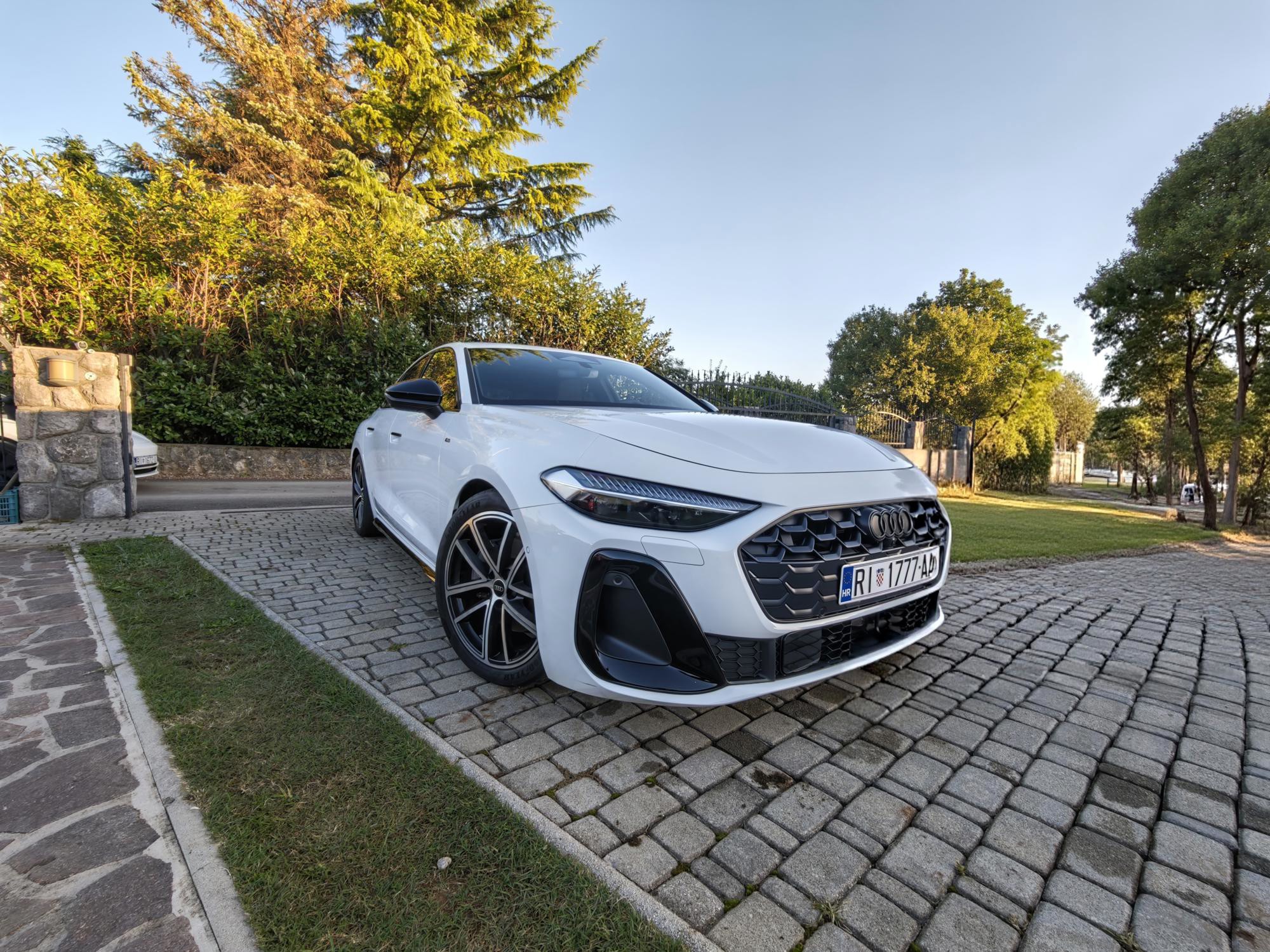 Audi A5 Limousine 40 TFSI Full Oprema – 204 KS, fotografija 1