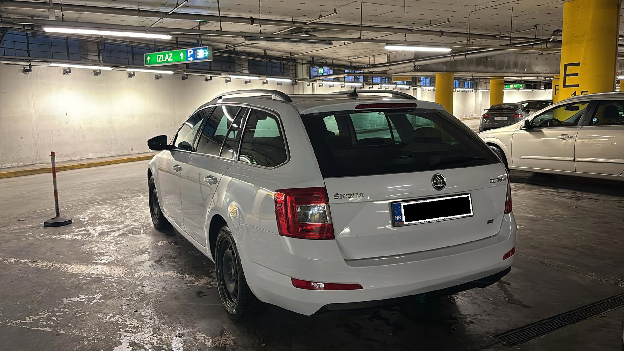 Škoda Octavia Combi 2.0 TDI, fotografija 2