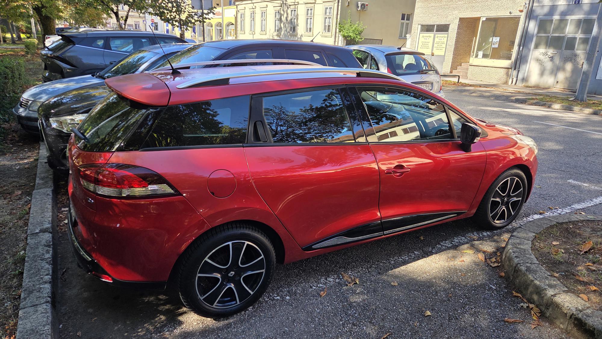Renault Clio 0.9TCE90ks, hr auto servisiran u ovlaštenom servisu, nove gume, novi akumulator,kocnice, fotografija 3
