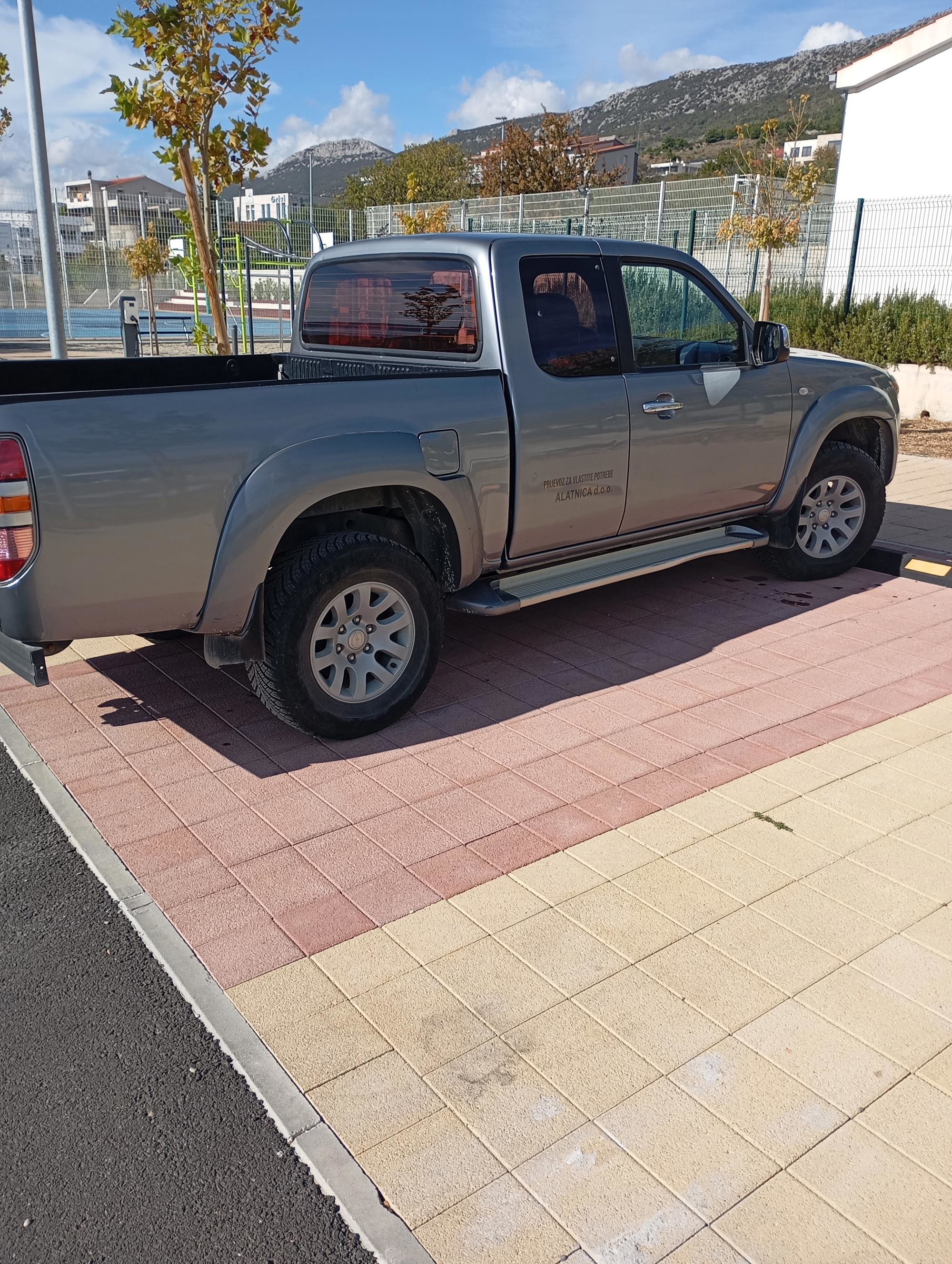 Mazda bt 50, pogled izvana - slika 2