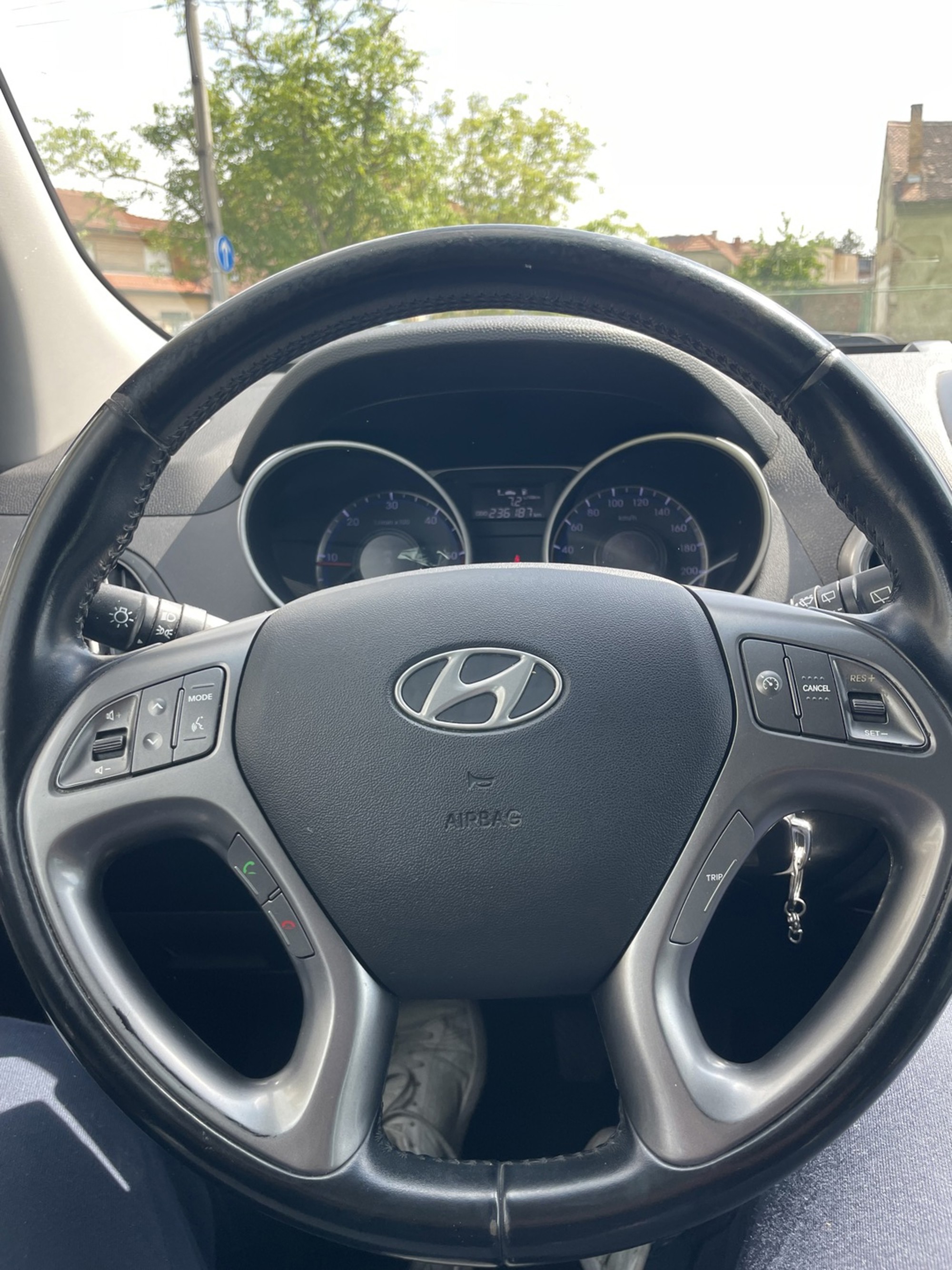 Hyundai ix35 1.7 CRDi (2015.) – Reg. 04/2027, ovlašteni servis, fotografija 2