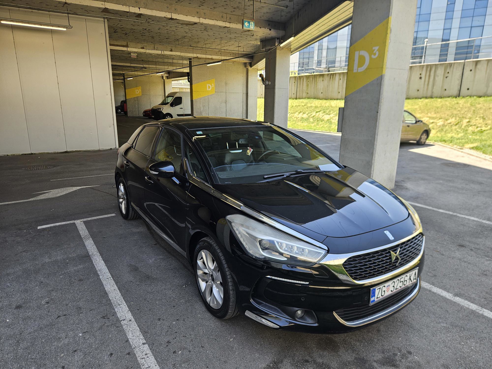 DS 5 Hybrid4 2.0 HDi 200 KS 4x4 | 2015 | Panorama | Koža**, fotografija 1