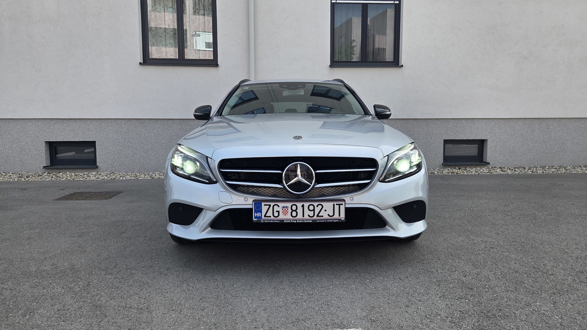 Mercedes C220d Automatik Multibeam LED svjetla Night paket Kamera Kuka ljeto/zima setovi Servisna, fotografija 2