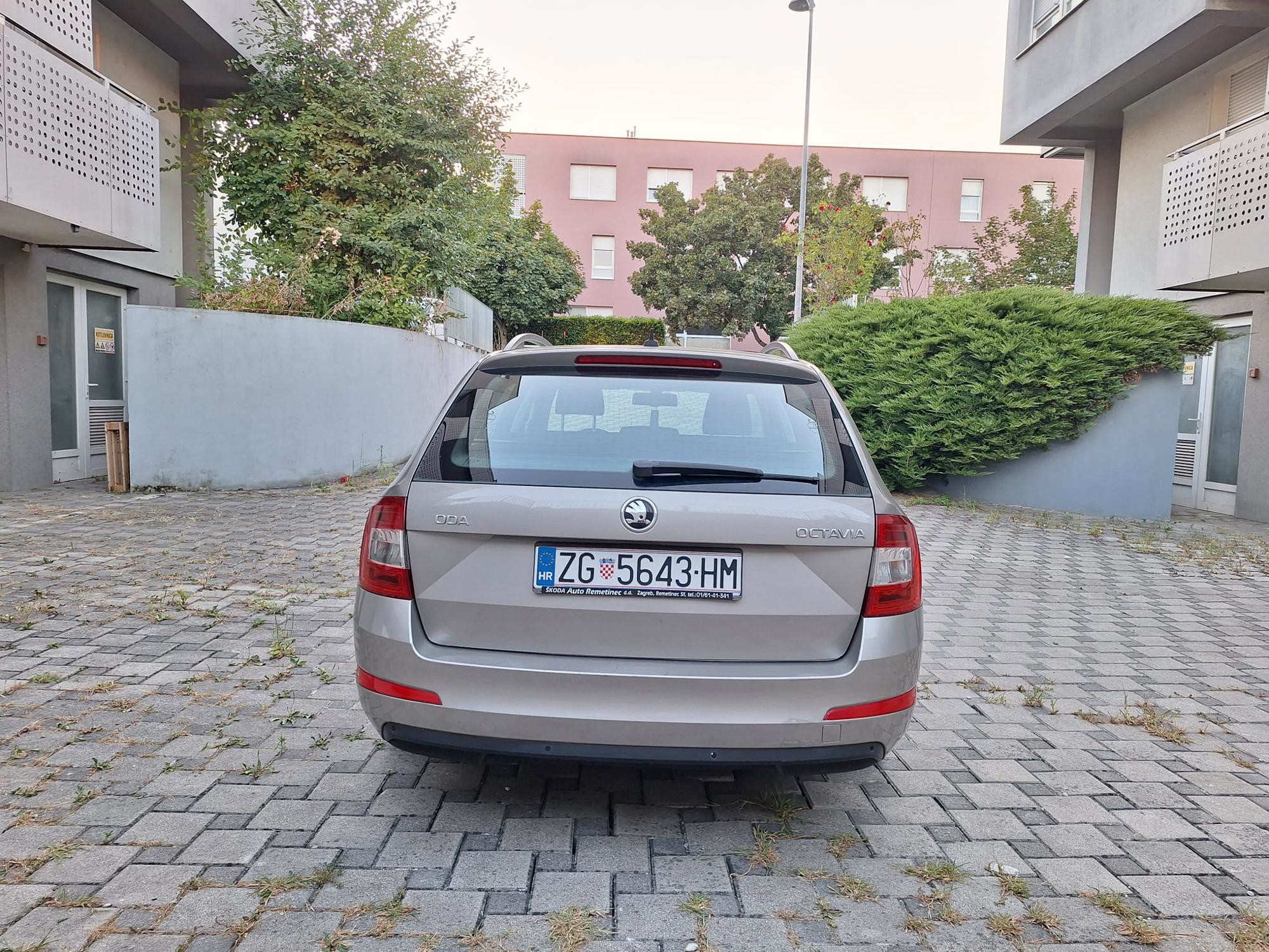 ŠKODA OCTAVIA COMBI 1.6 TDI AMBITION | 2015 | PDV | 229.500 KM | REG 11/26 | VELIKI SERVIS, fotografija 4