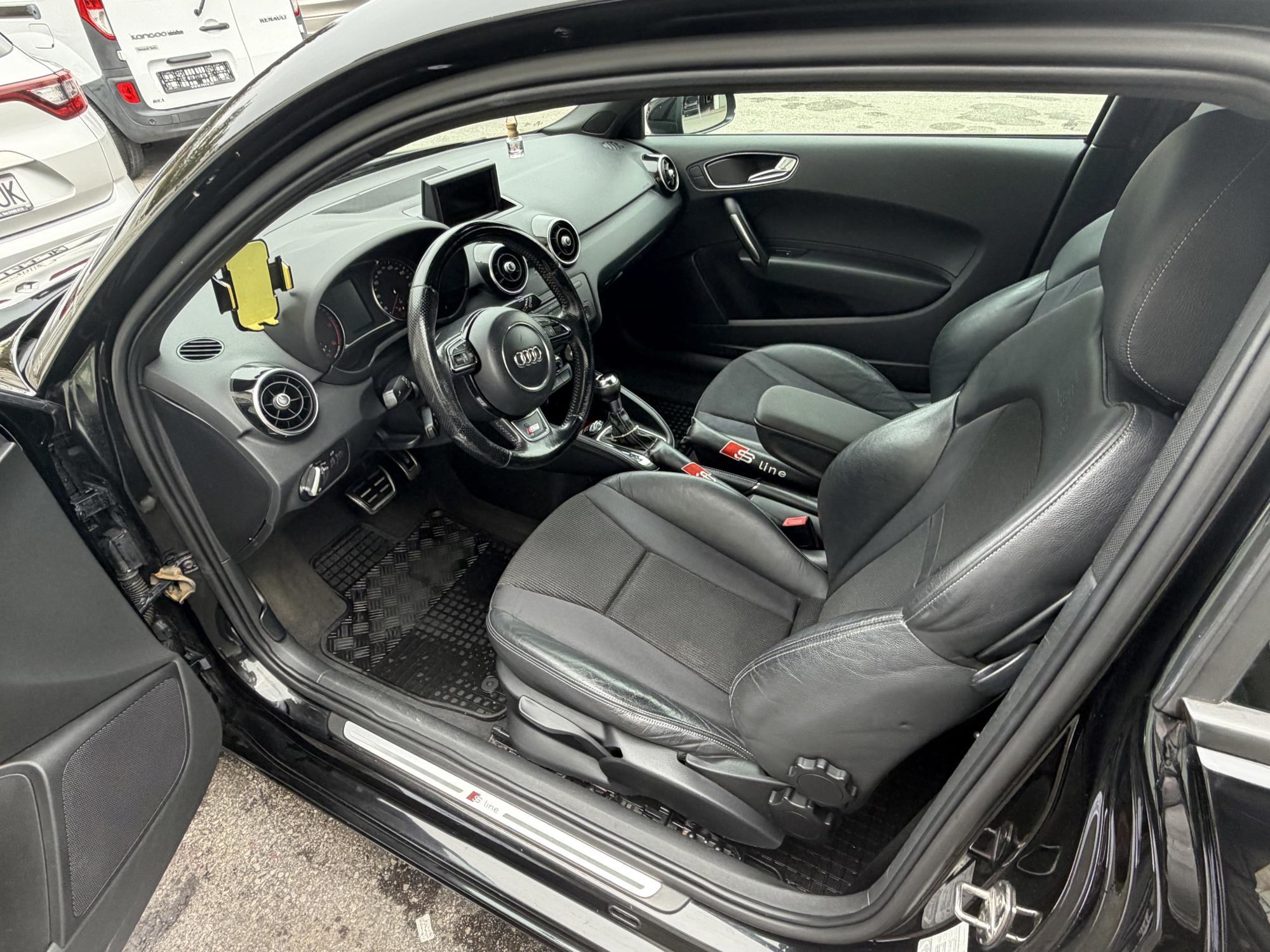 Audi A1 1.6 TDI (90 KS) – 2011. godište, fotografija 3