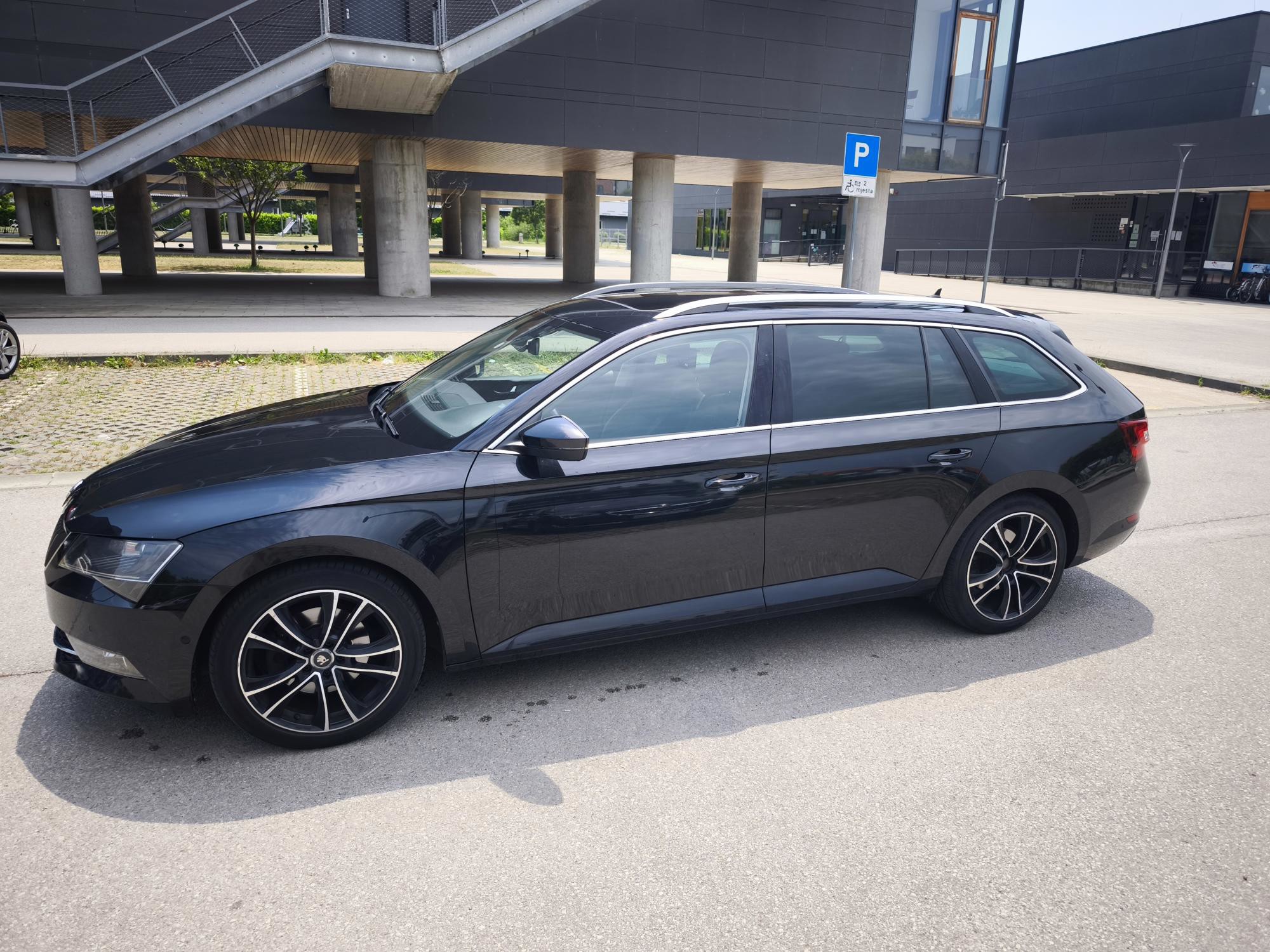 Škoda Superb 2.0 tdi style 110kw, fotografija 4