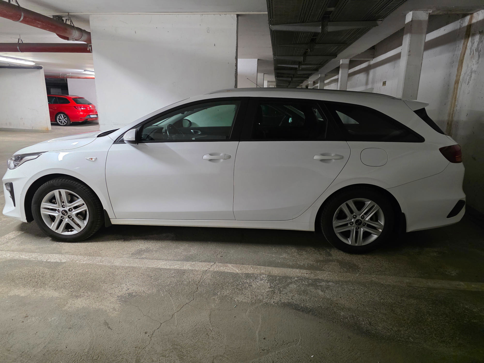 Kia Ceed SW, 10/2018g, 66tis km, reg do 10/2027, prvi vlasnik, garažiran, fotografija 3