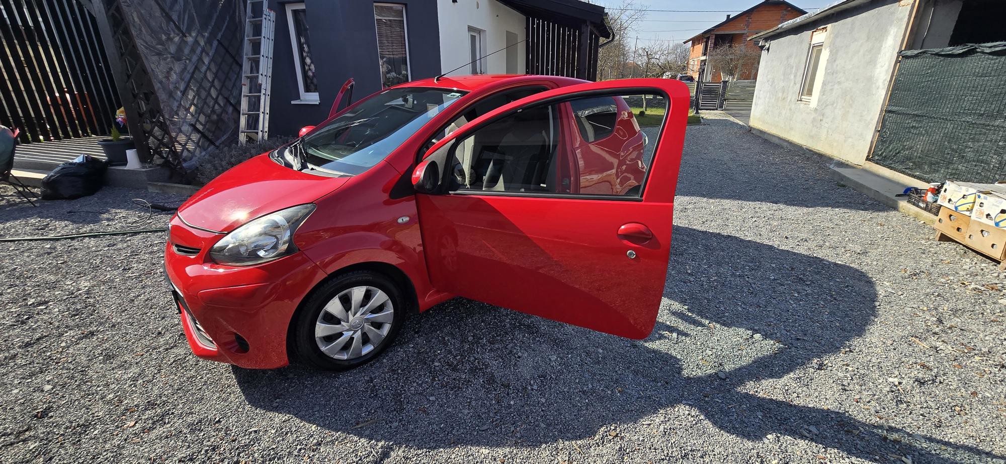 Toyota Aygo 1.0, fotografija 2