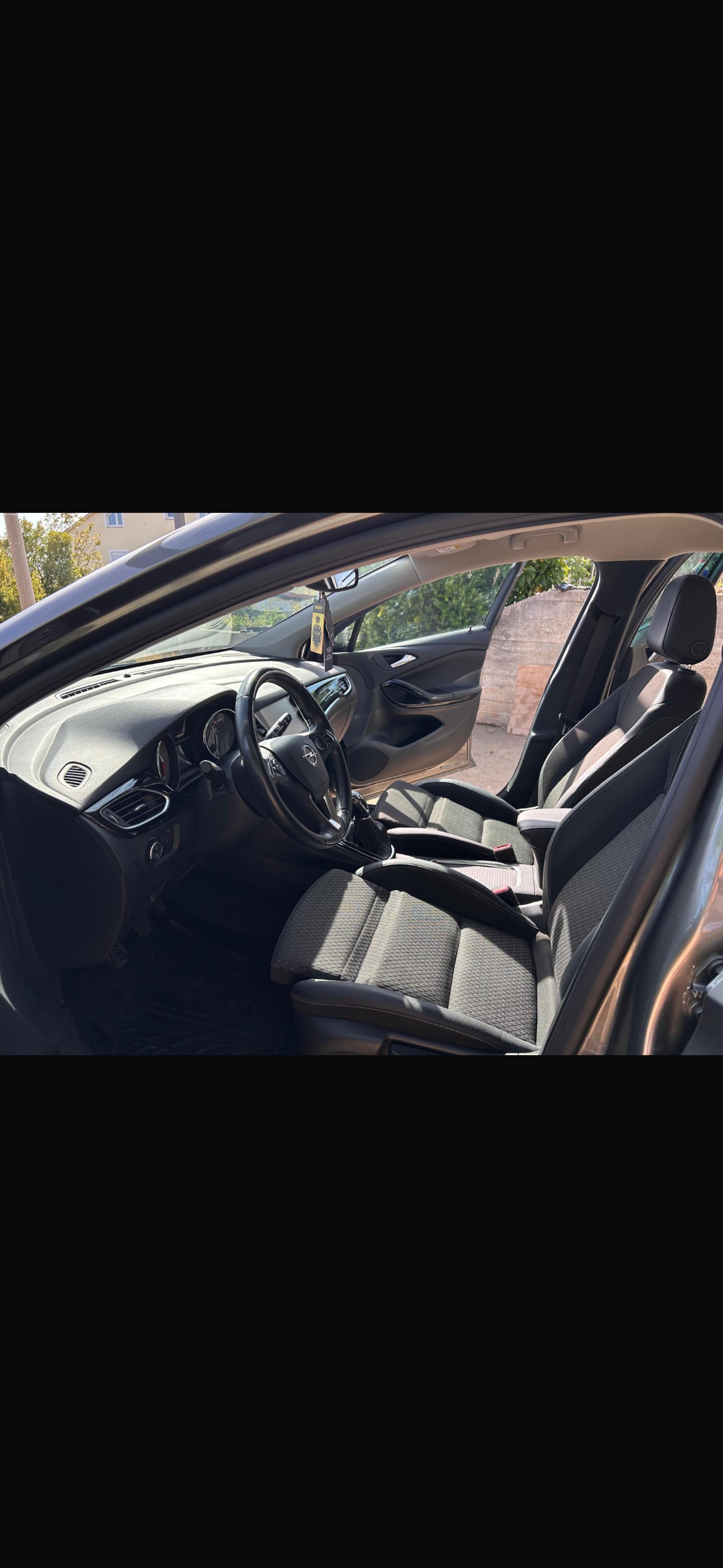 Opel astra sports tourer, fotografija 3