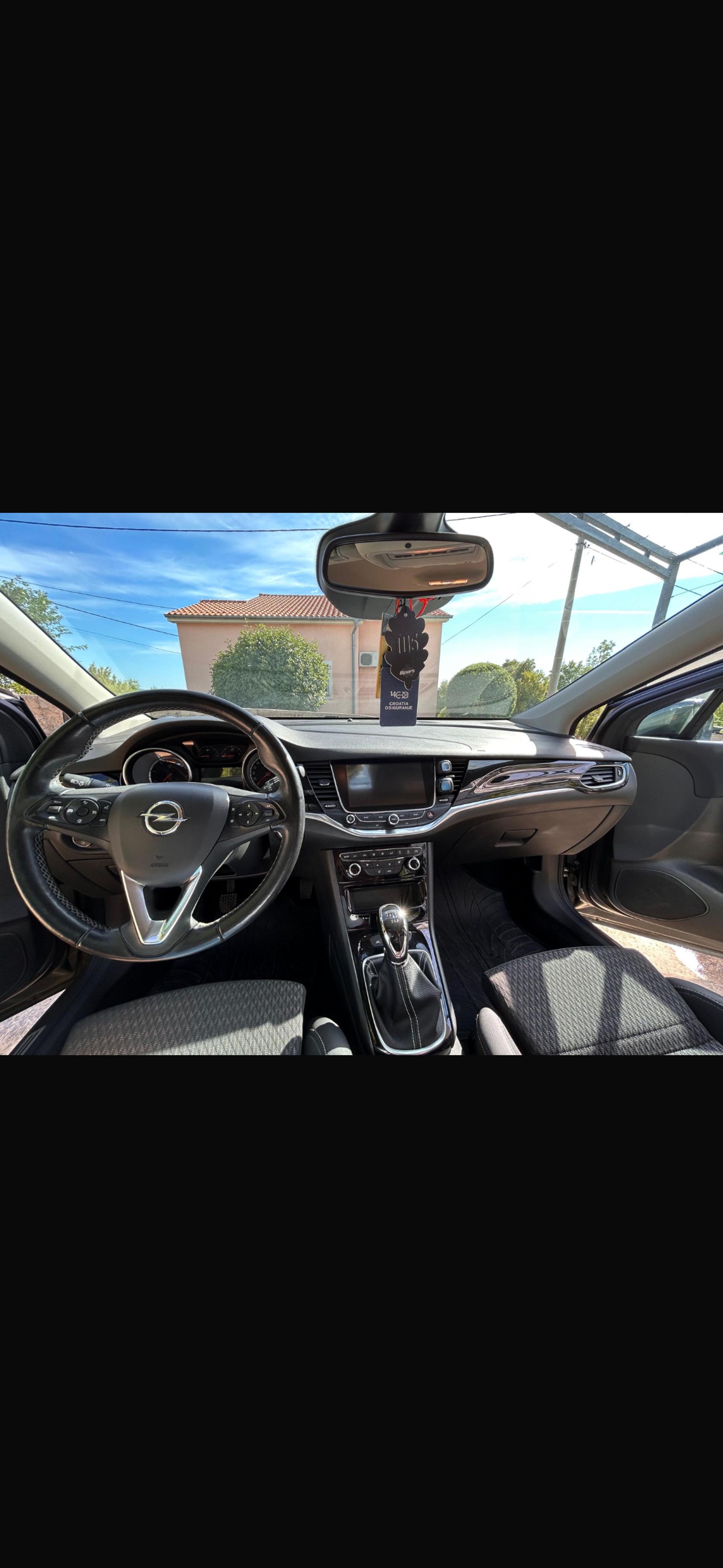 Opel astra sports tourer, fotografija 4
