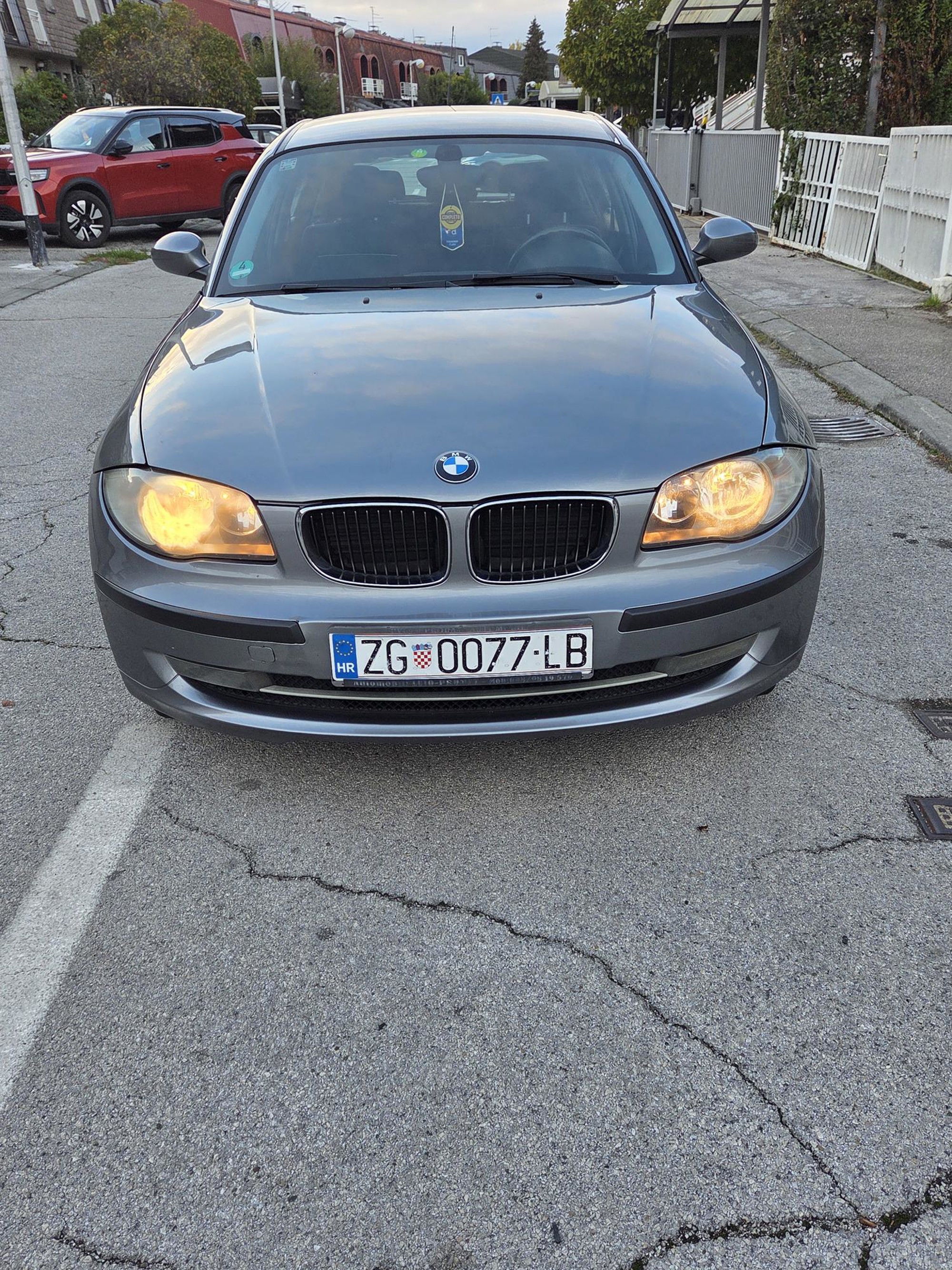BMW 118d,105 kW,2008.g.,250tkm,4.000€,, fotografija 5
