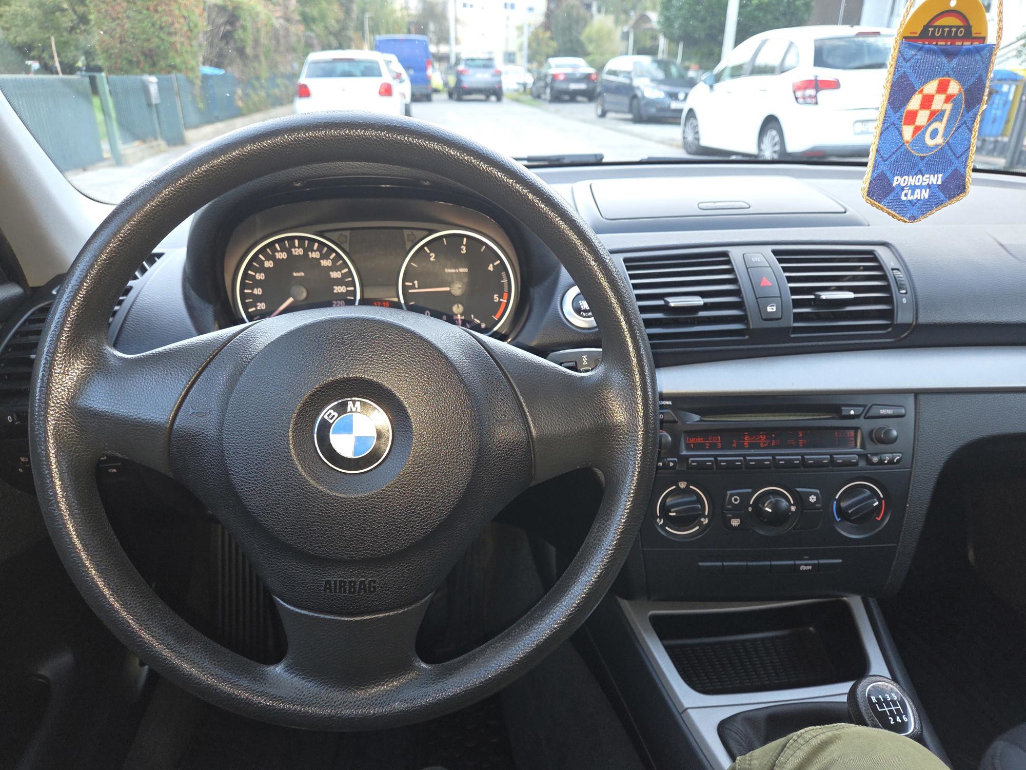 BMW 118d,105 kW,2008.g.,250tkm,4.000€,, fotografija 11
