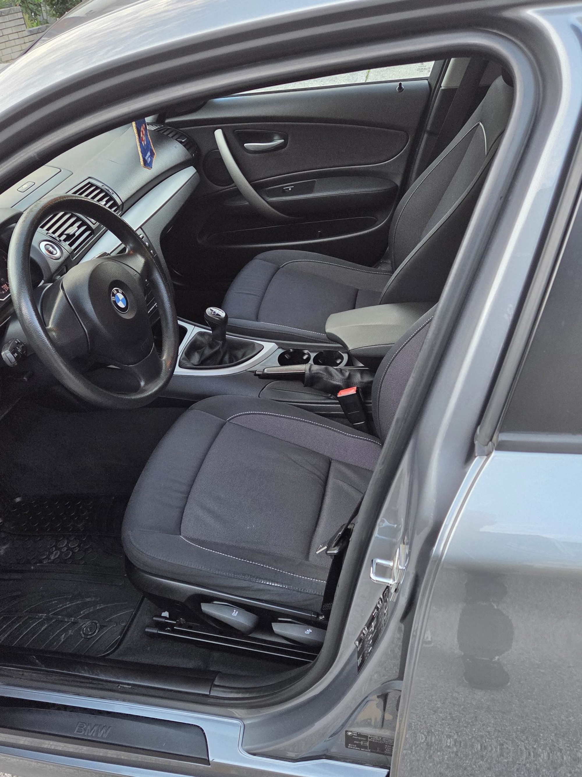 BMW 118d,105 kW,2008.g.,250tkm,4.000€,, fotografija 9