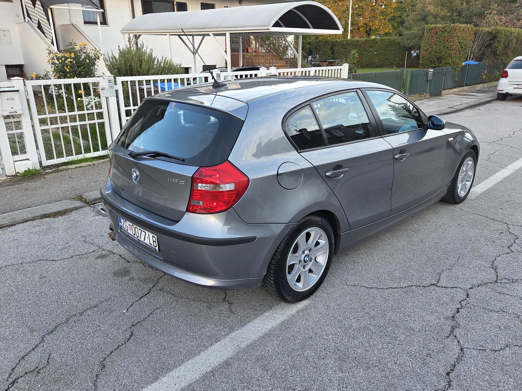 BMW 118d,105 kW,2008.g.,250tkm,4.000€,, fotografija 2