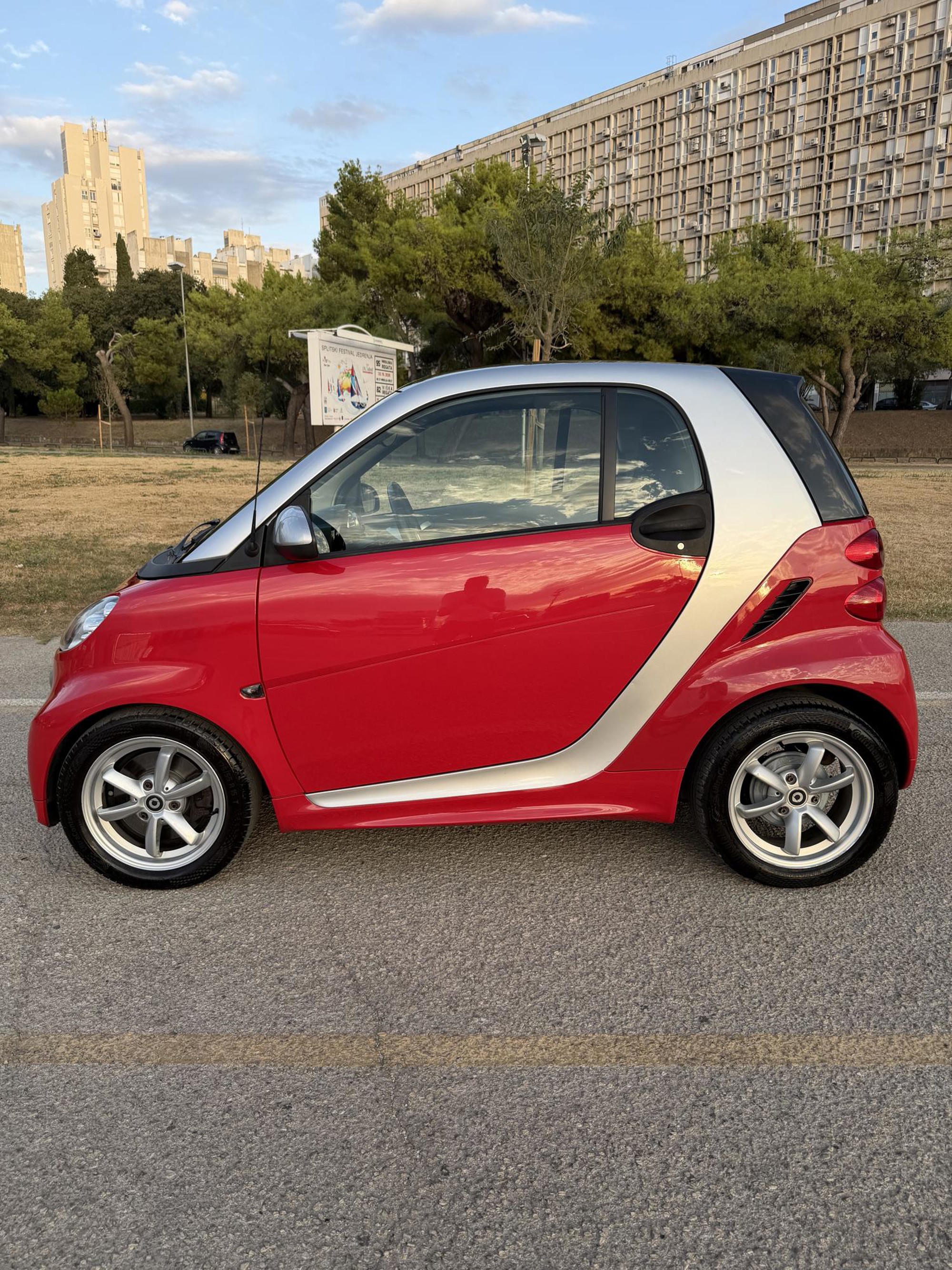 Smart ForTwo 1.0mhd Passion | Servo Volan | Top Stanje | Reg. do 07/27, fotografija 4