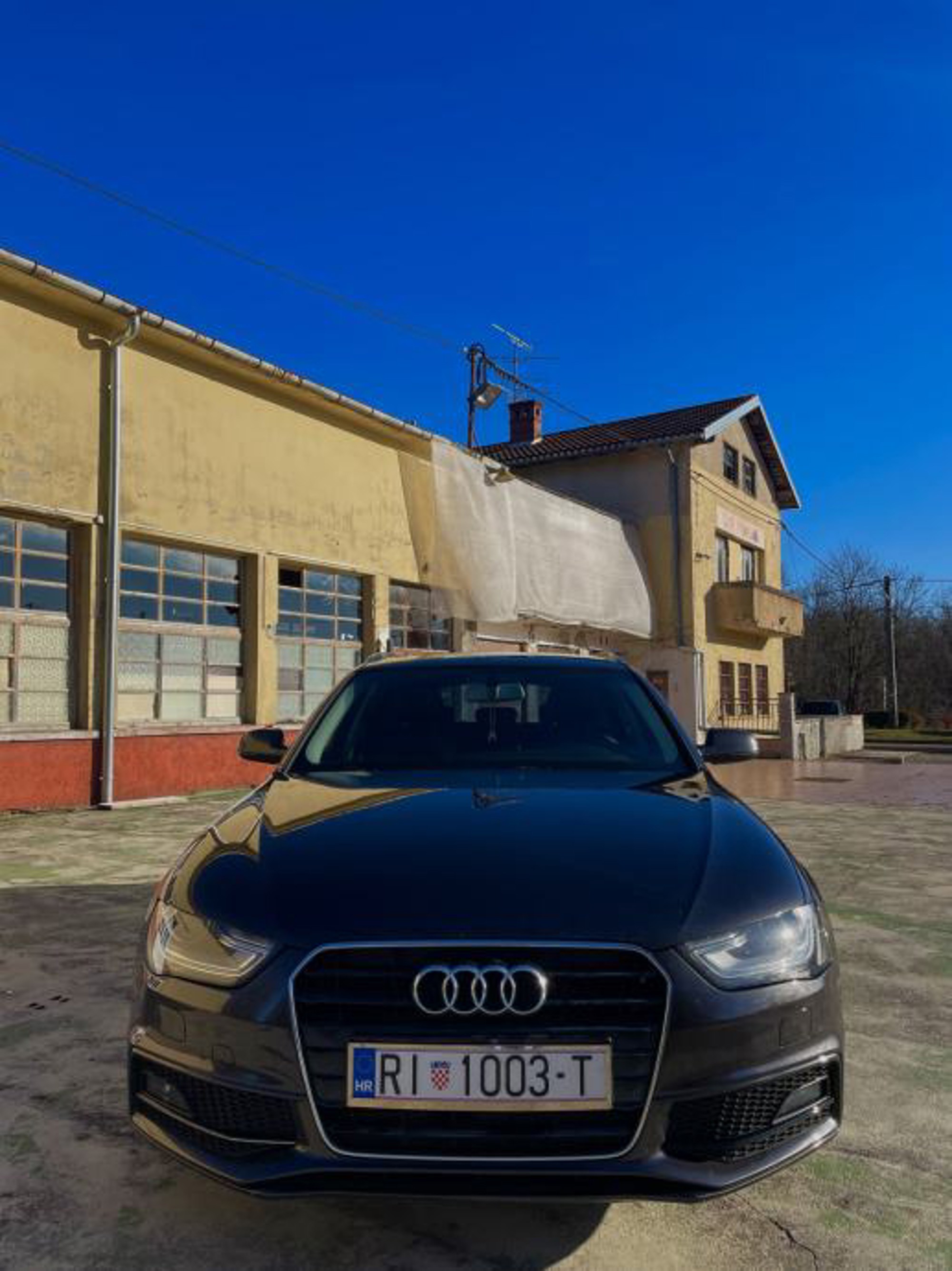 Audi A4 Avant 2.0 TDI 150 KS S line - Xenon, navigacija, koža, fotografija 3
