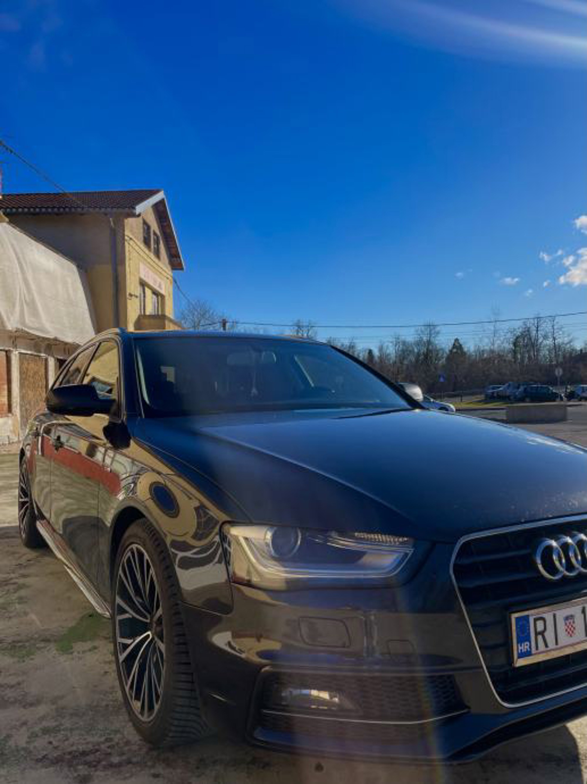 Audi A4 Avant 2.0 TDI 150 KS S line - Xenon, navigacija, koža, fotografija 2