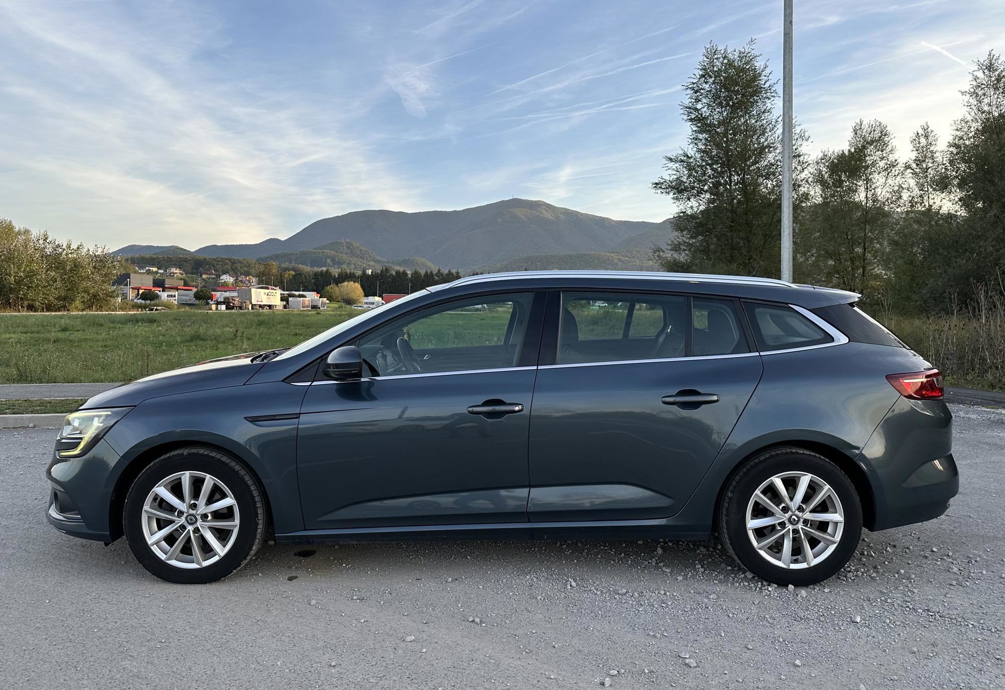 Renault Megane Grandtour 2019, fotografija 4