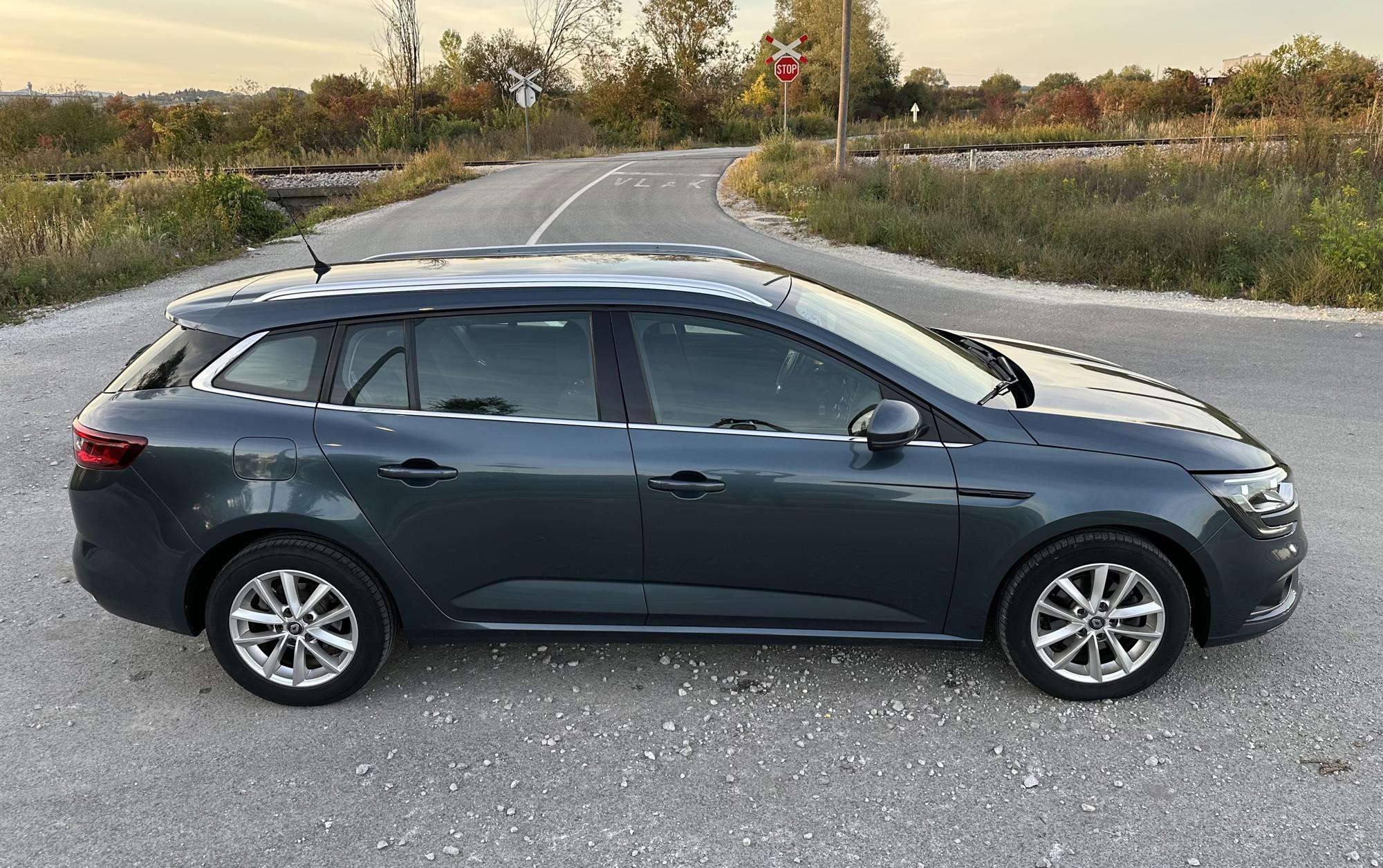 Renault Megane Grandtour 2019, fotografija 2