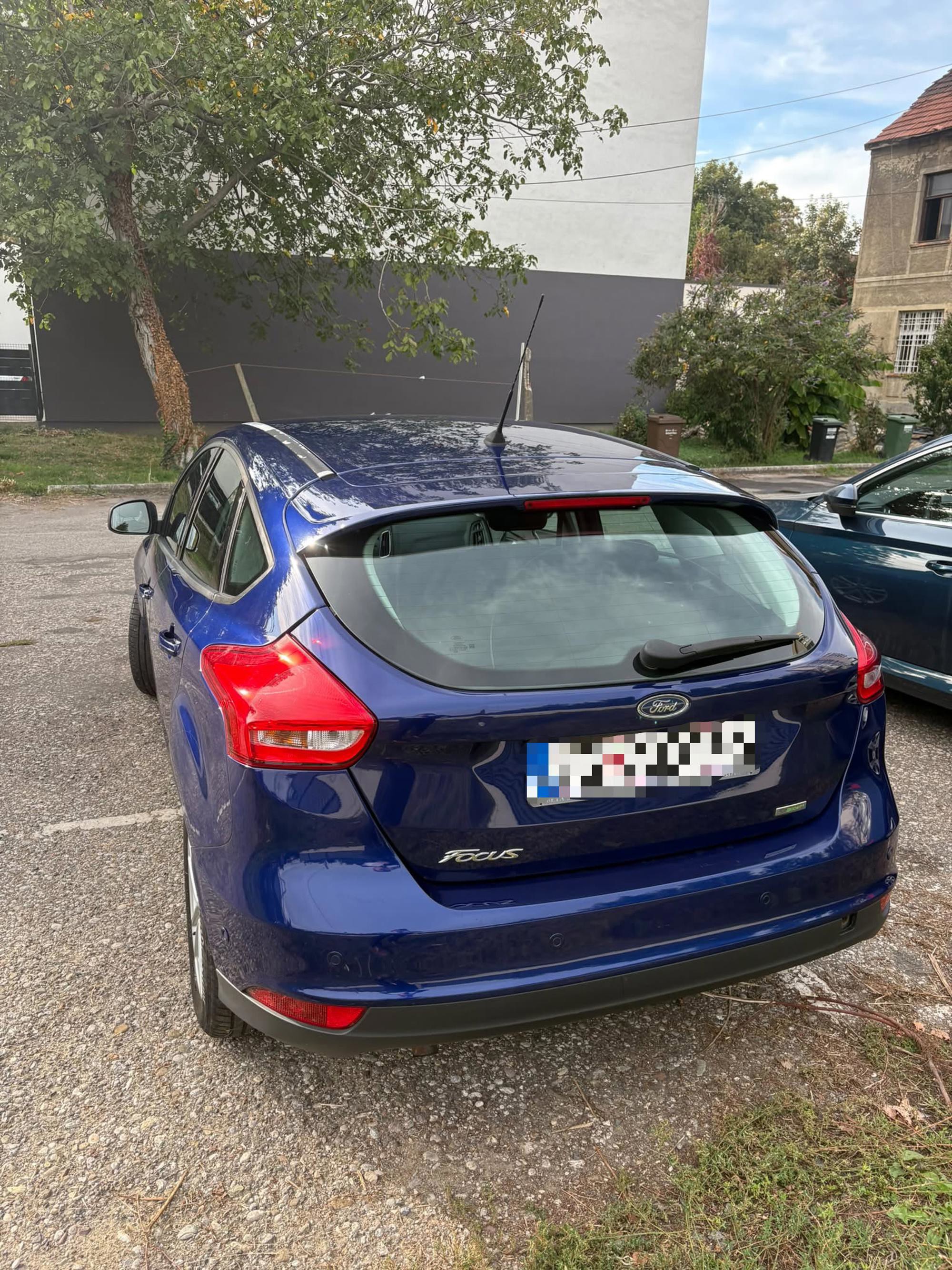 Ford Focus 1.0 Ecoboost (2015) samo 122500 KM, reg. do 6/2027 + dvije zimske gume, fotografija 3