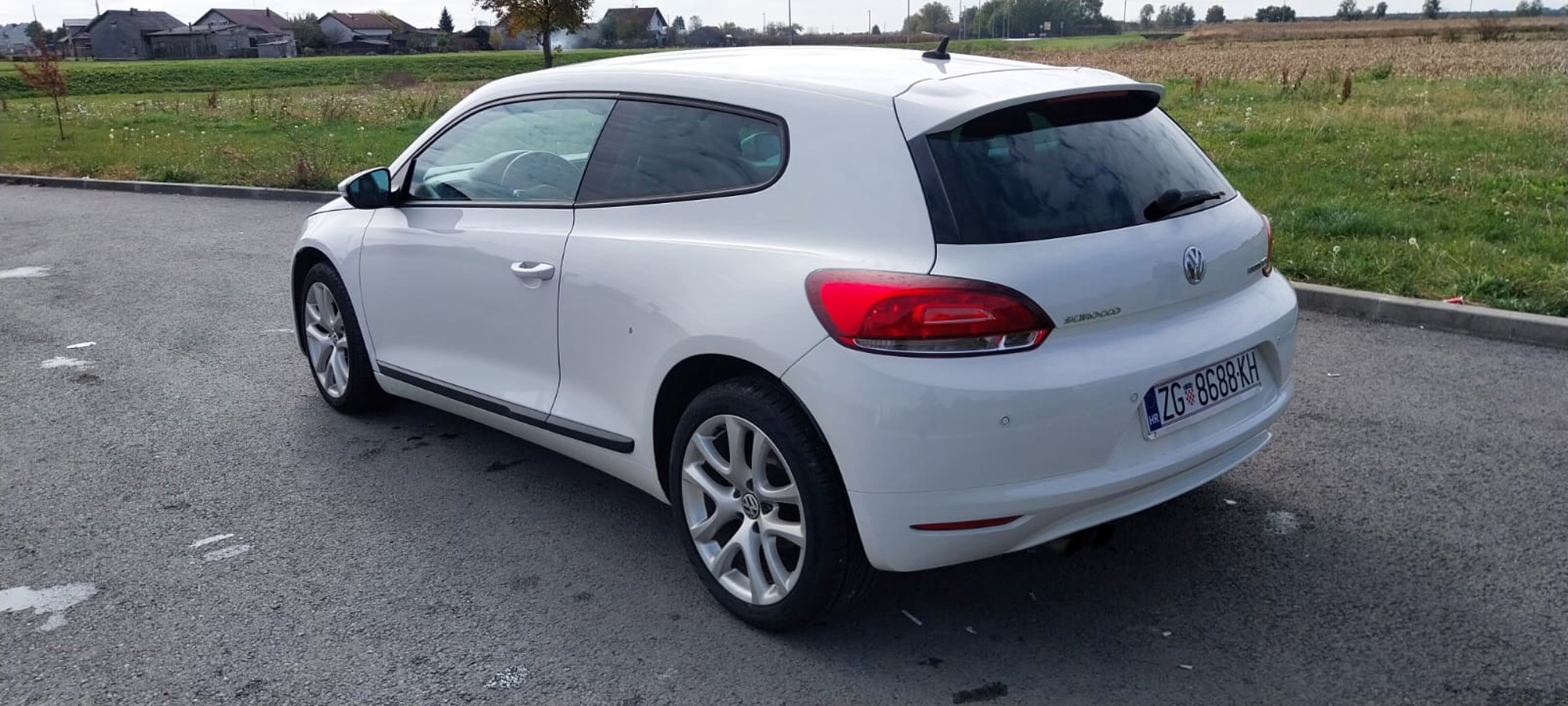 VW Sirocco, 1.4 TSI, reg. 10/2026, 5000 Eur - nije fiksno, fotografija 4