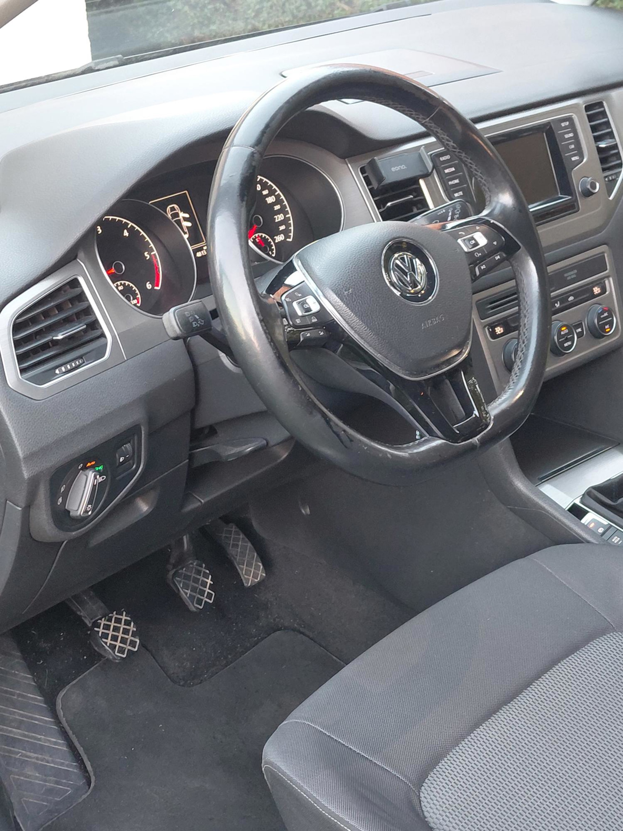 VW Golf Sportsvan 1,6 TDI BMT 2015.g.*TEMPOMAT - PDC- PANORAMA*, fotografija 3