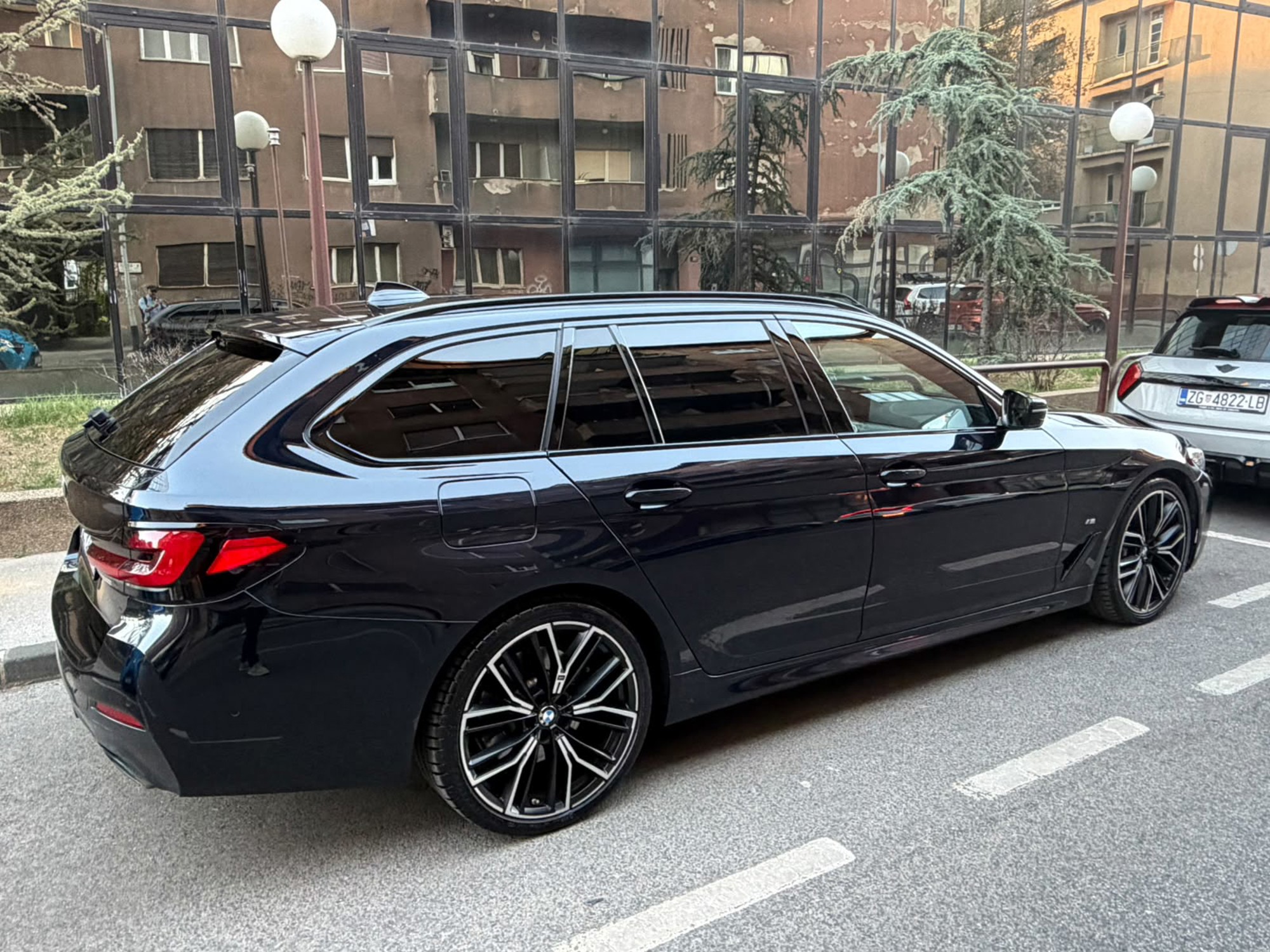 BMW 530d xDrive Touring M Sport, 2023., 67.500 km, HR auto, fotografija 2