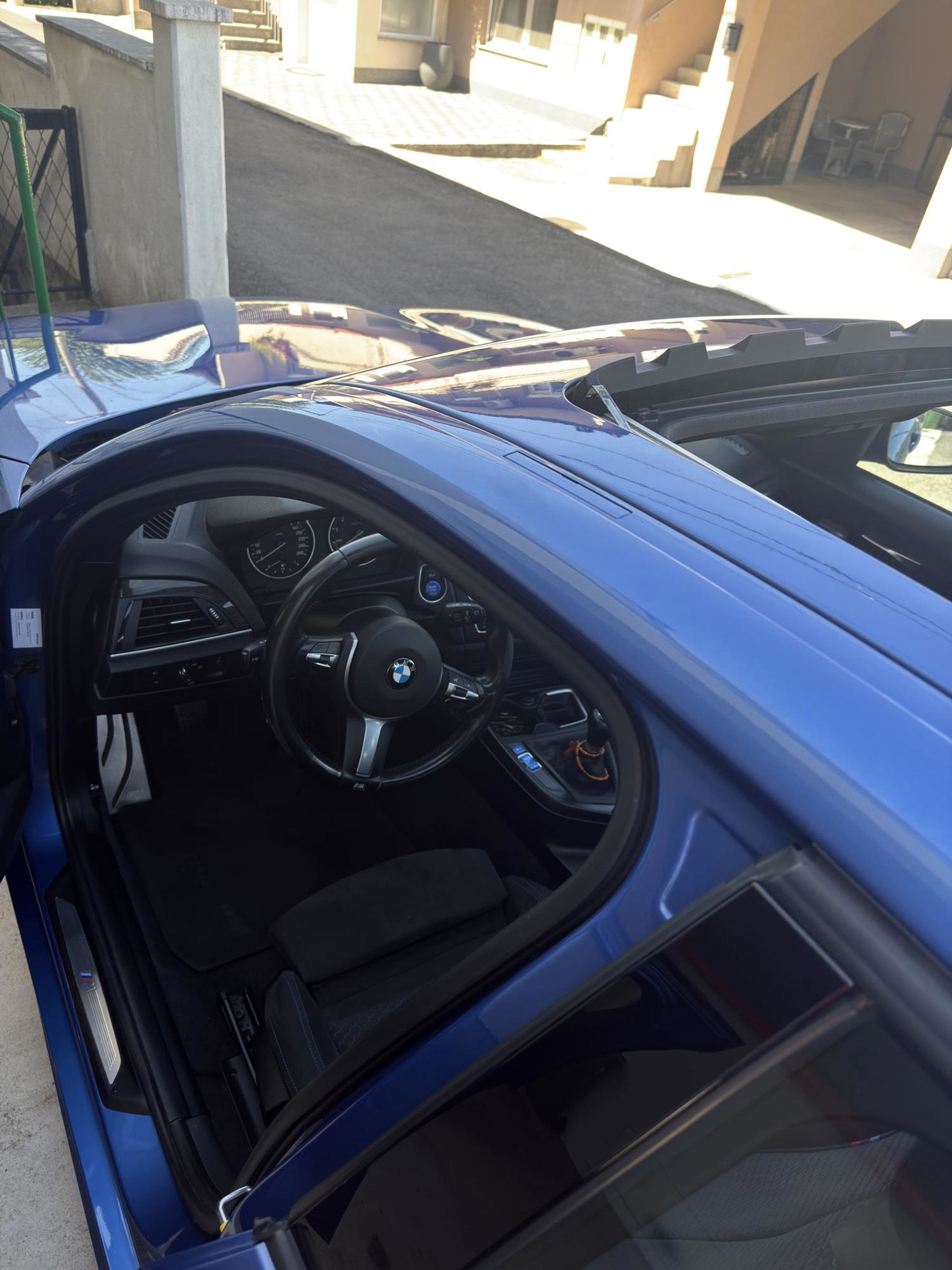 BMW F20 M Paket • Šiber, Estoril Blue • TOP Stanje, fotografija 2