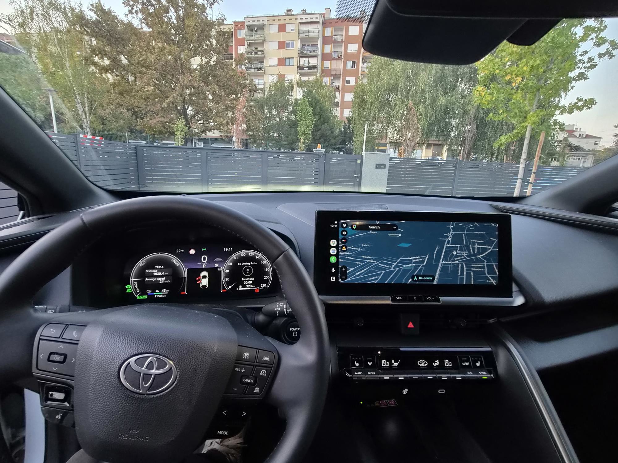 Toyota C-HR 2.0 Cool plug in hybrid, pogled izvana - slika 2
