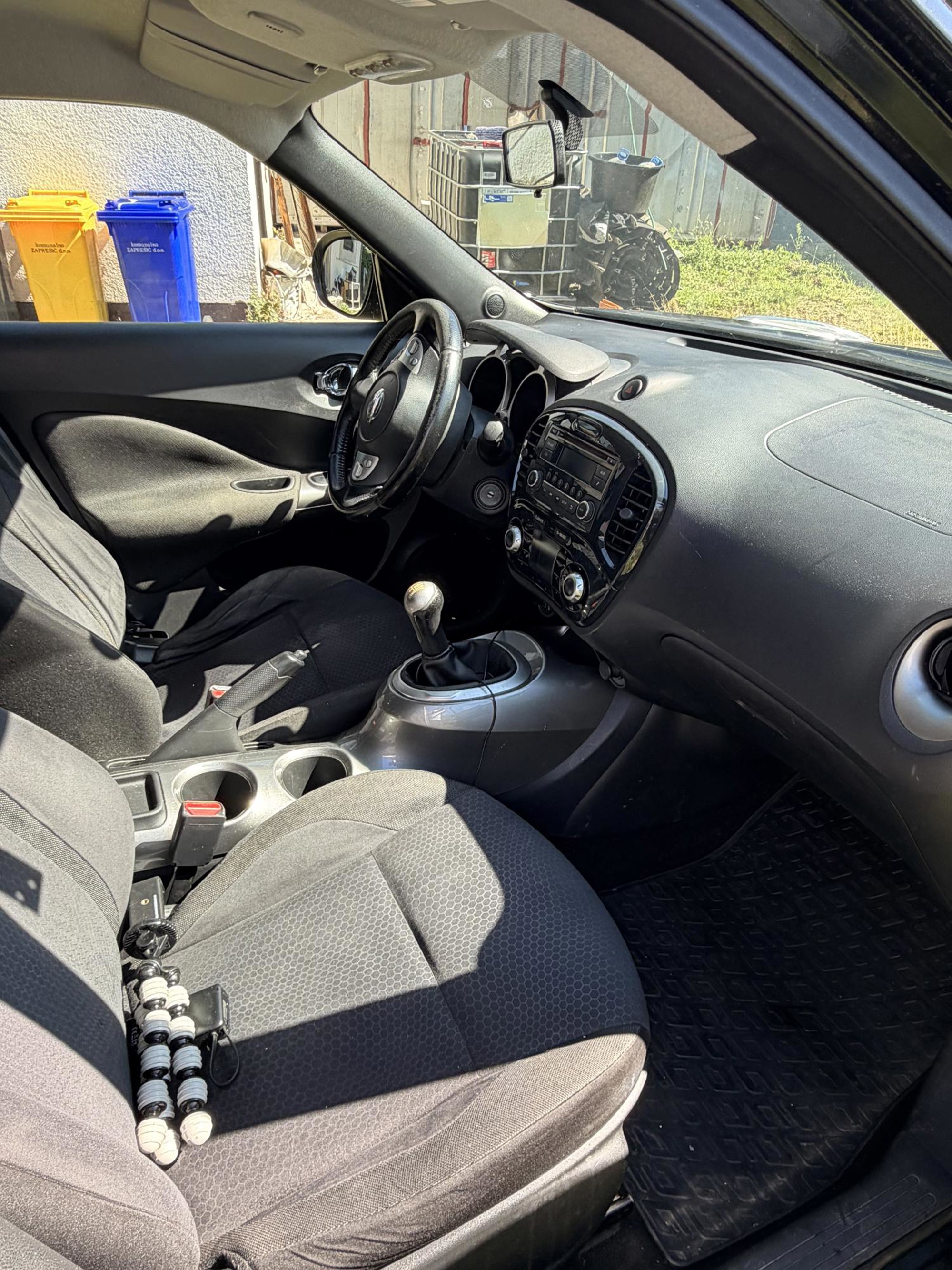 Nissan Juke 1,6 Acenta 2012, fotografija 4