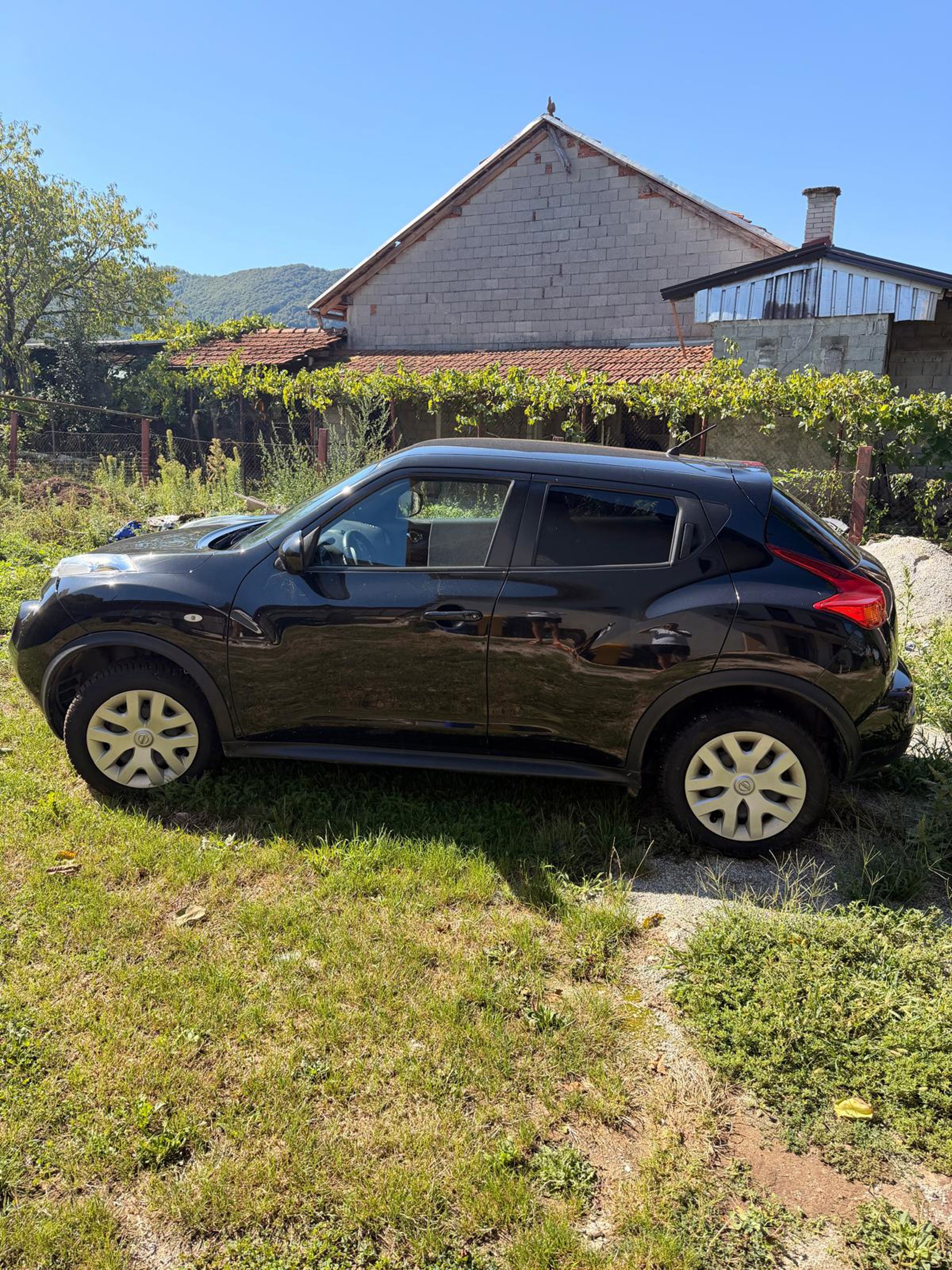 Nissan Juke 1,6 Acenta 2012, fotografija 2