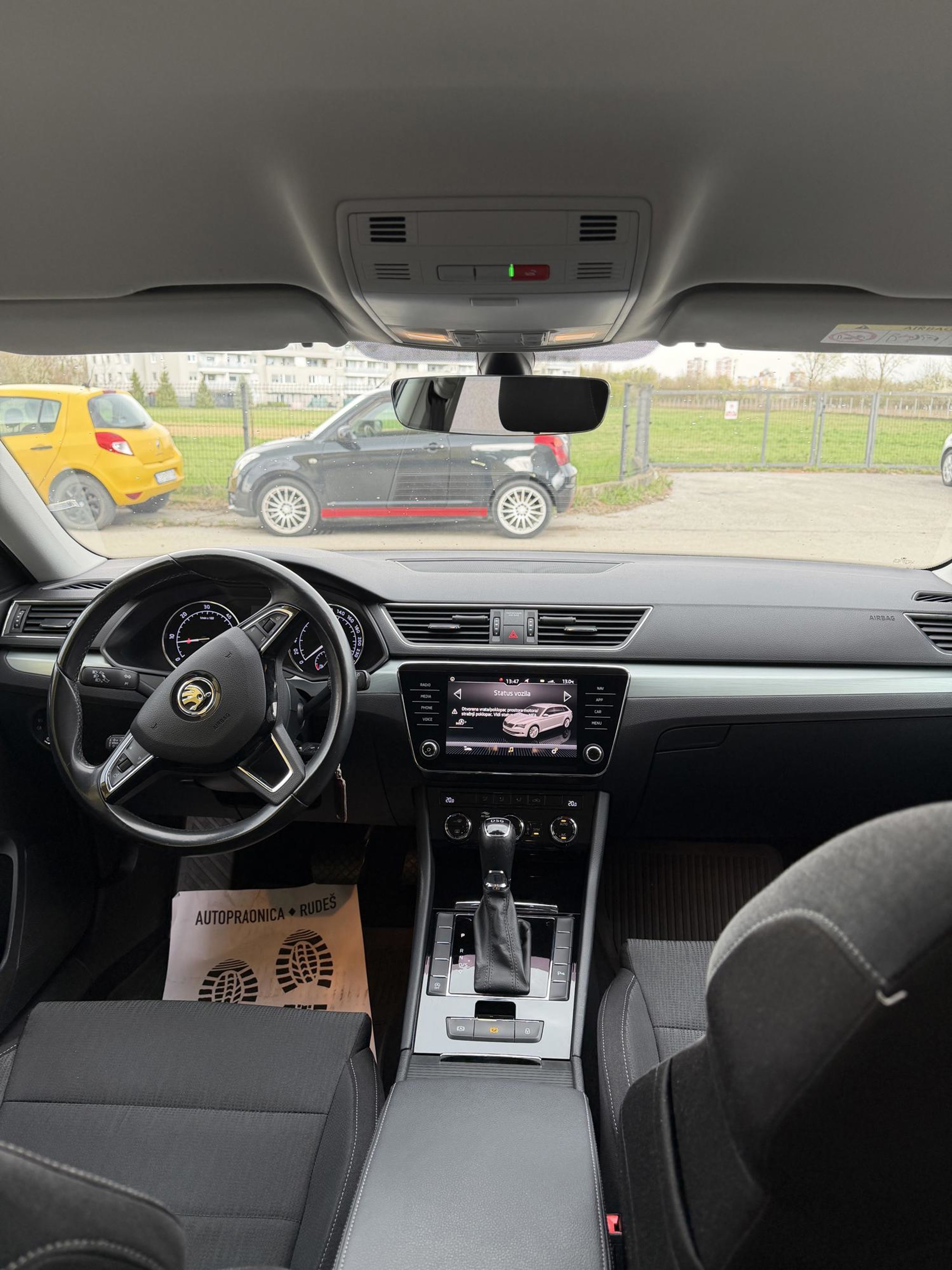 Škoda Superb Combi 2.0 TDI / DSG / 2019, fotografija 2