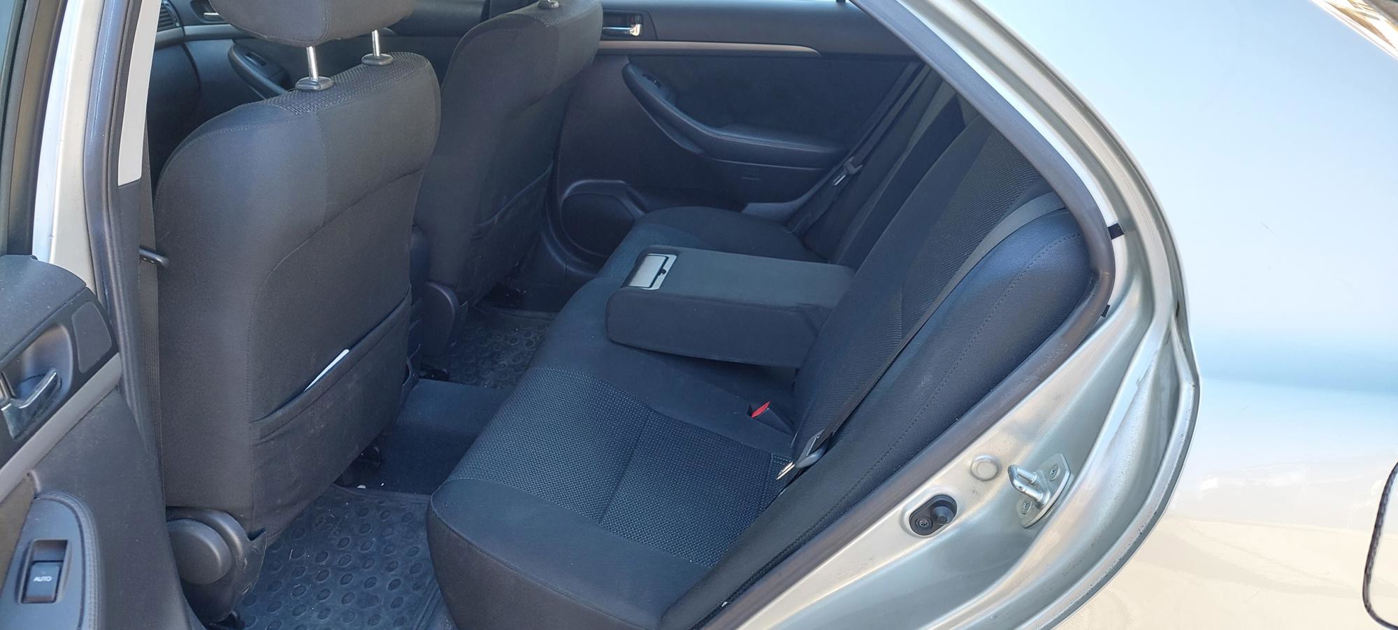 Toyota Avensis 1.8, fotografija 5