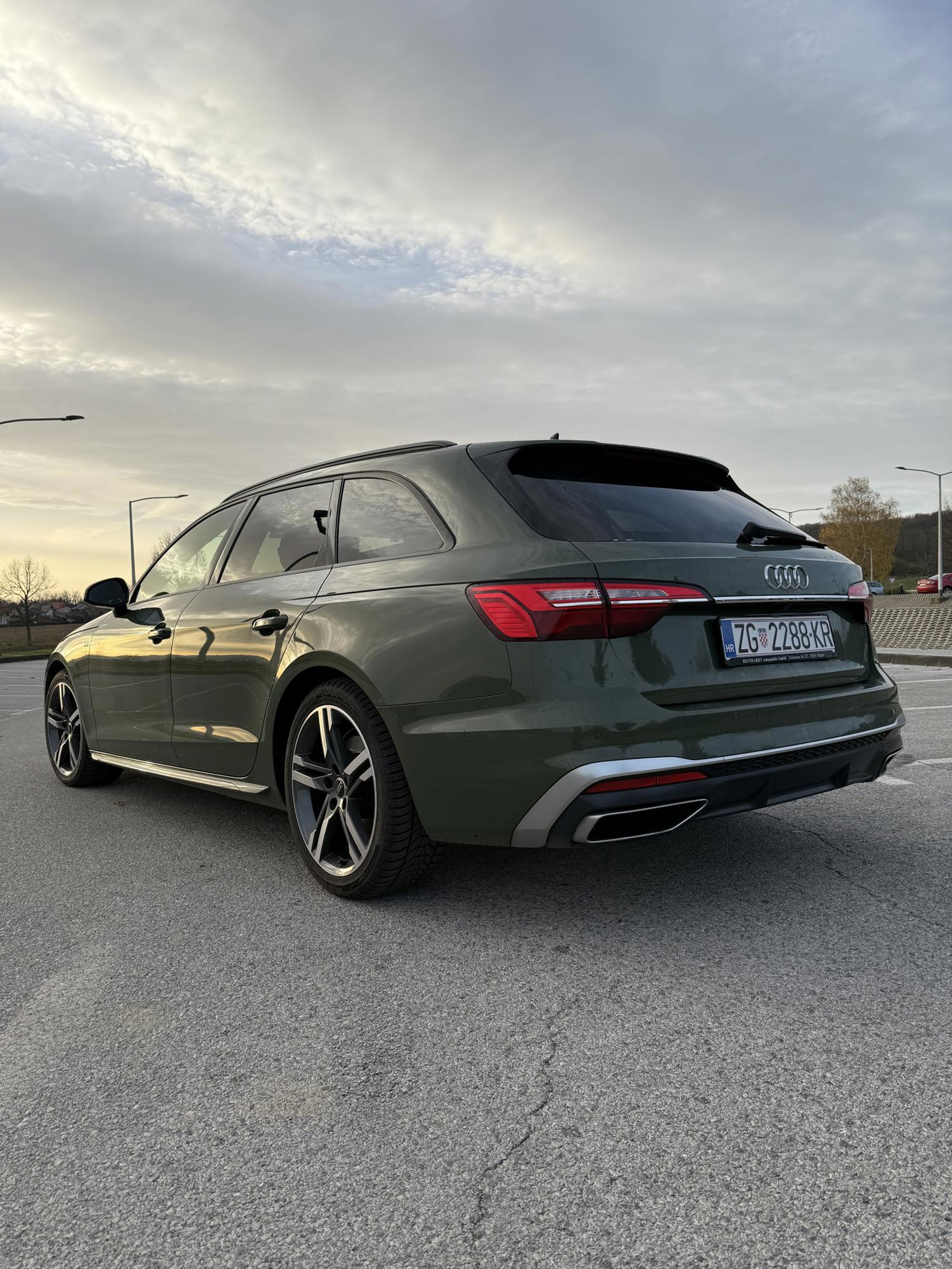 Audi A4 Avant 40 TDI S line, fotografija 4